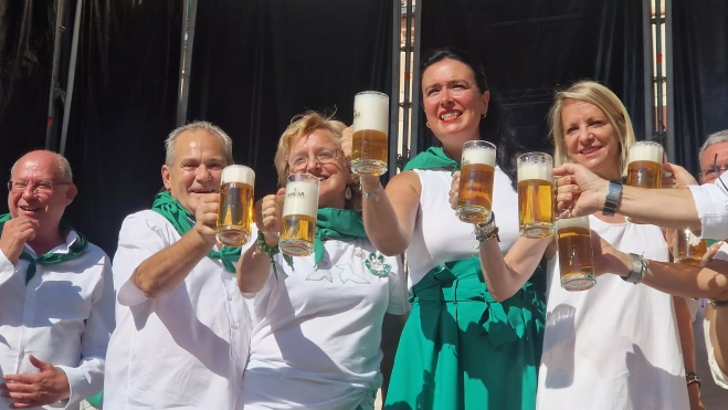 Homenaje a Macu y Toño de El Encanto del Barrio. Foto Myriam Martínez Homenaje a Macu y Toño de El Encanto del Barrio. Foto Myriam Martínez