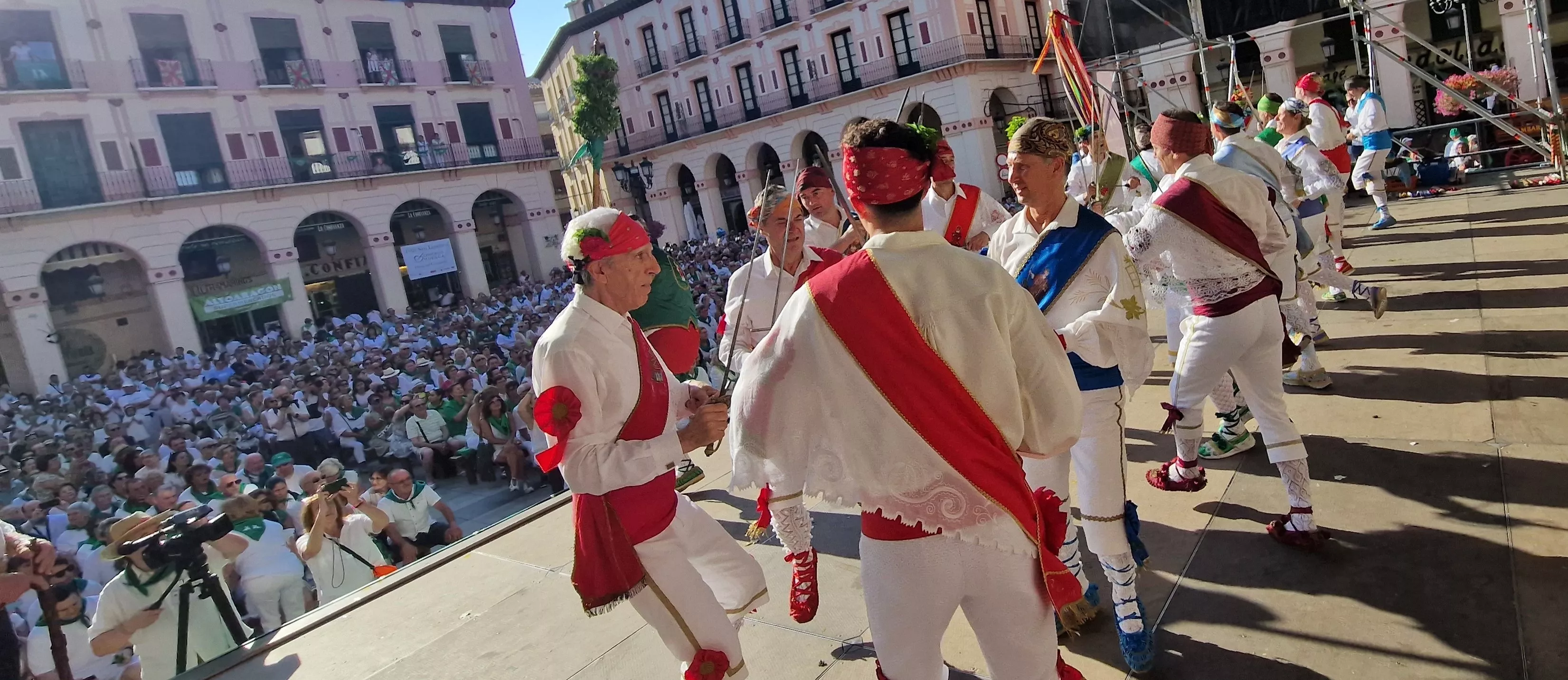 Actuación de los Danzantes el 11 de agosto. Foto Myriam Martínez 