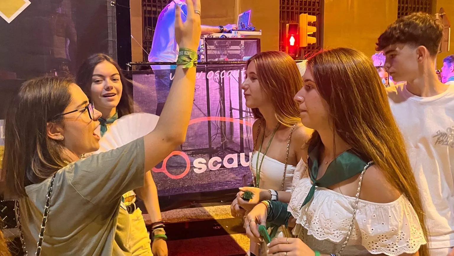 Salida de la plaza de toros con la Banda de Música y las charangas de las Peñas. Foto Mercedes Manterola