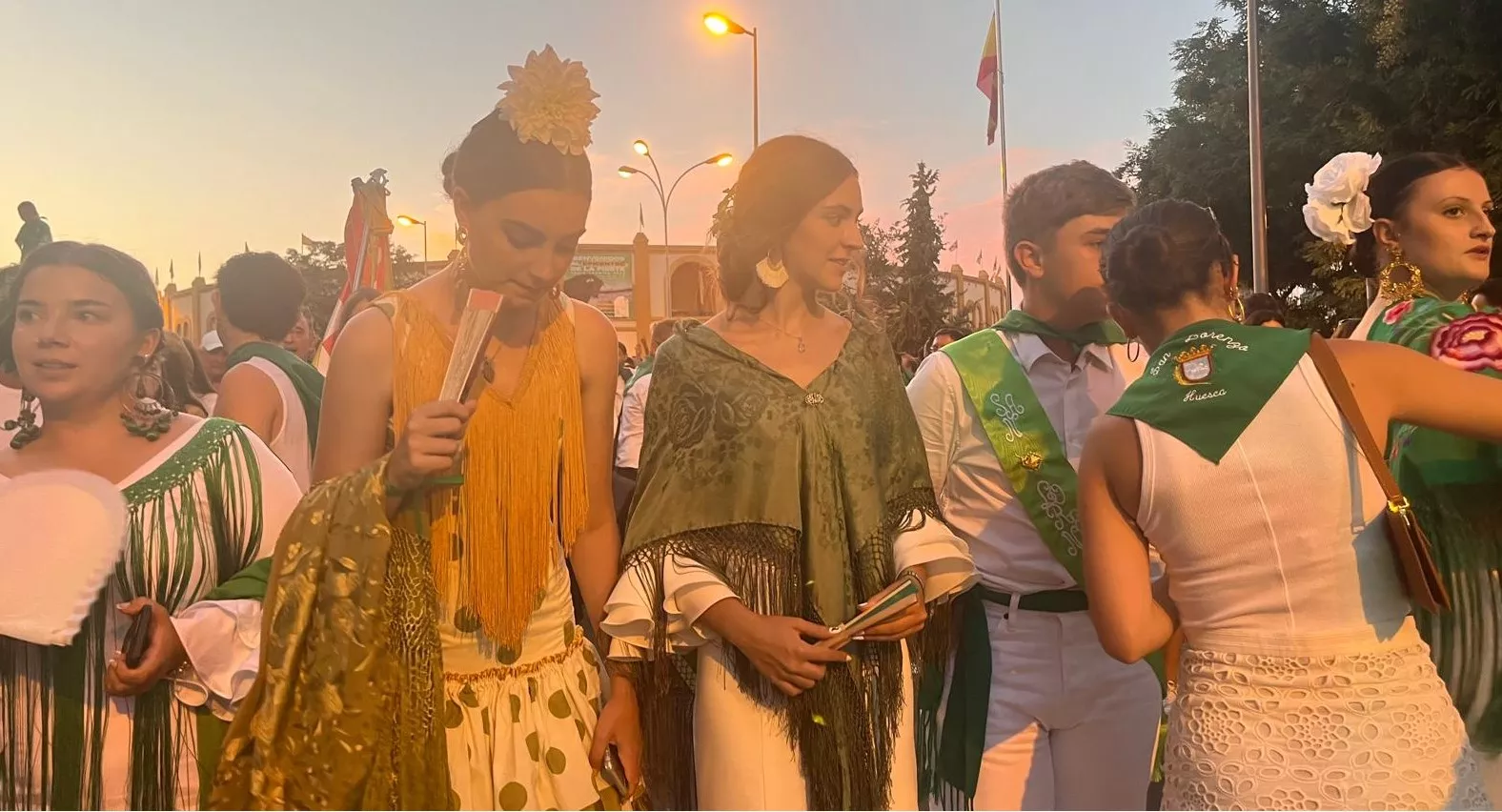 Salida de la plaza de toros con la Banda de Música y las charangas de las Peñas. Foto Mercedes Manterola