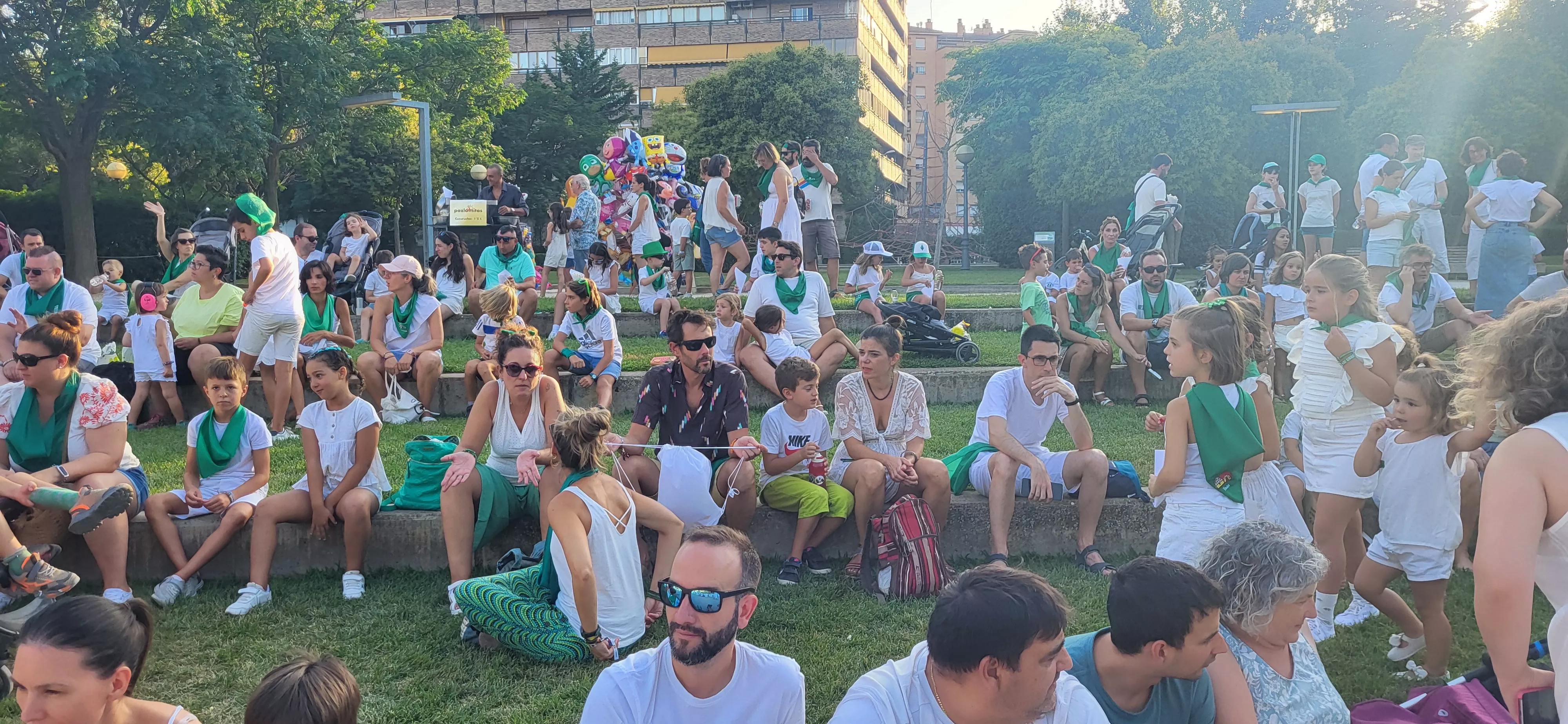 Actuación del Capitán Spriki dentro de las fiestas de San Lorenzo de Huesca. Foto Mercedes Manterola
