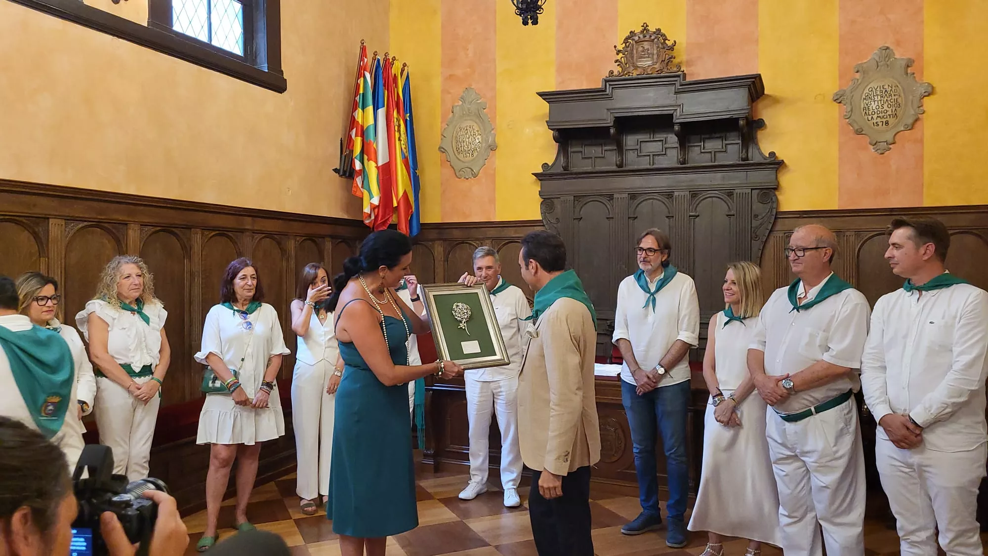 Imágenes del homenaje a Enrique Ponce en el Ayuntamiento de Huesca. Foto: Adrián Mora