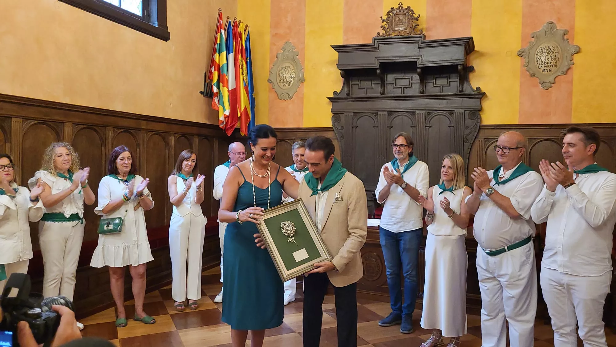 Imágenes del homenaje a Enrique Ponce en el Ayuntamiento de Huesca. Foto: Adrián Mora