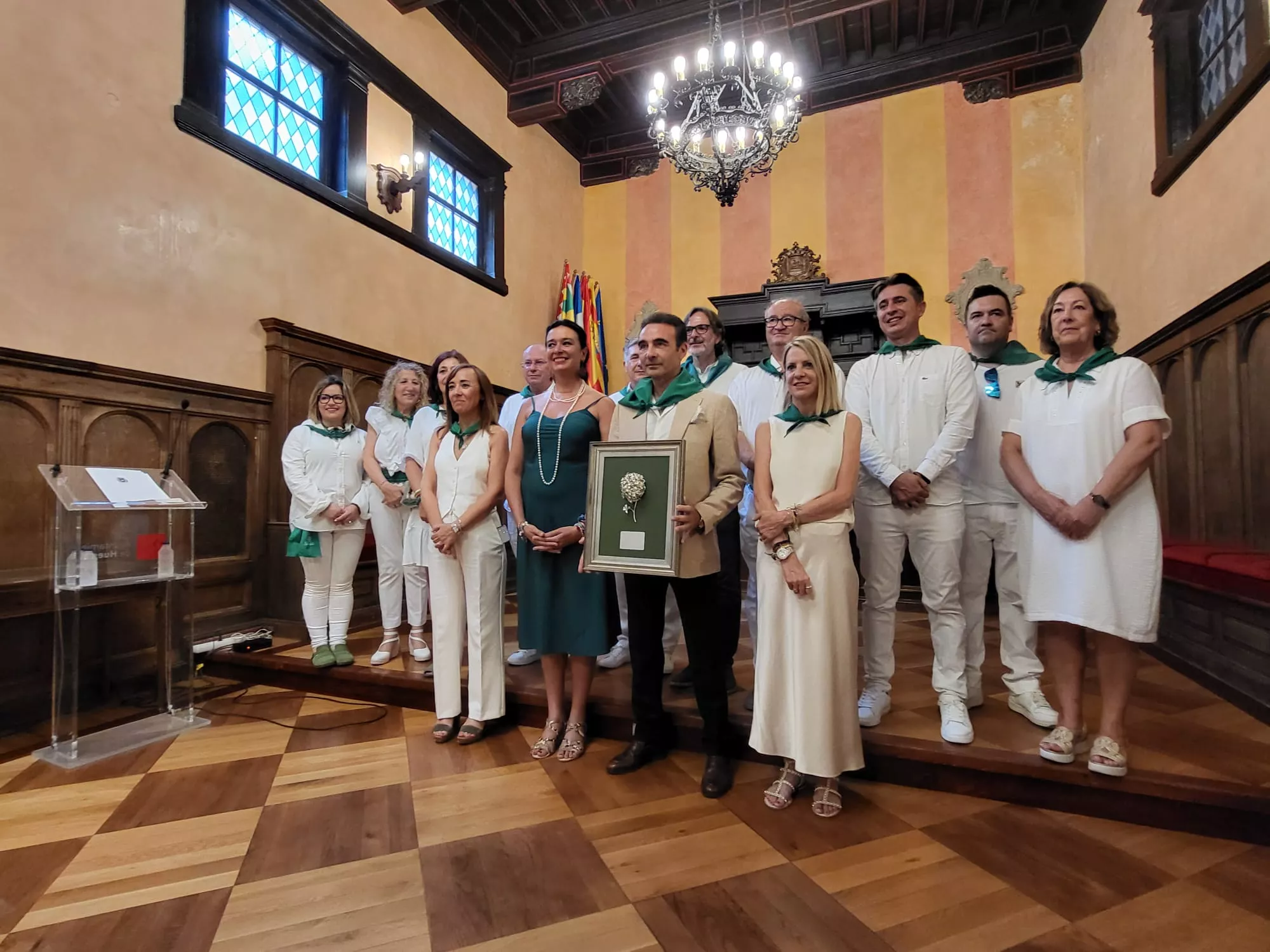 Imágenes del homenaje a Enrique Ponce en el Ayuntamiento de Huesca. Foto: Adrián Mora