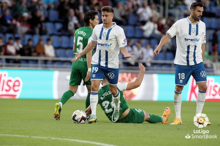 Imágenes del partido Tenerife Huesca. Foto La Liga 