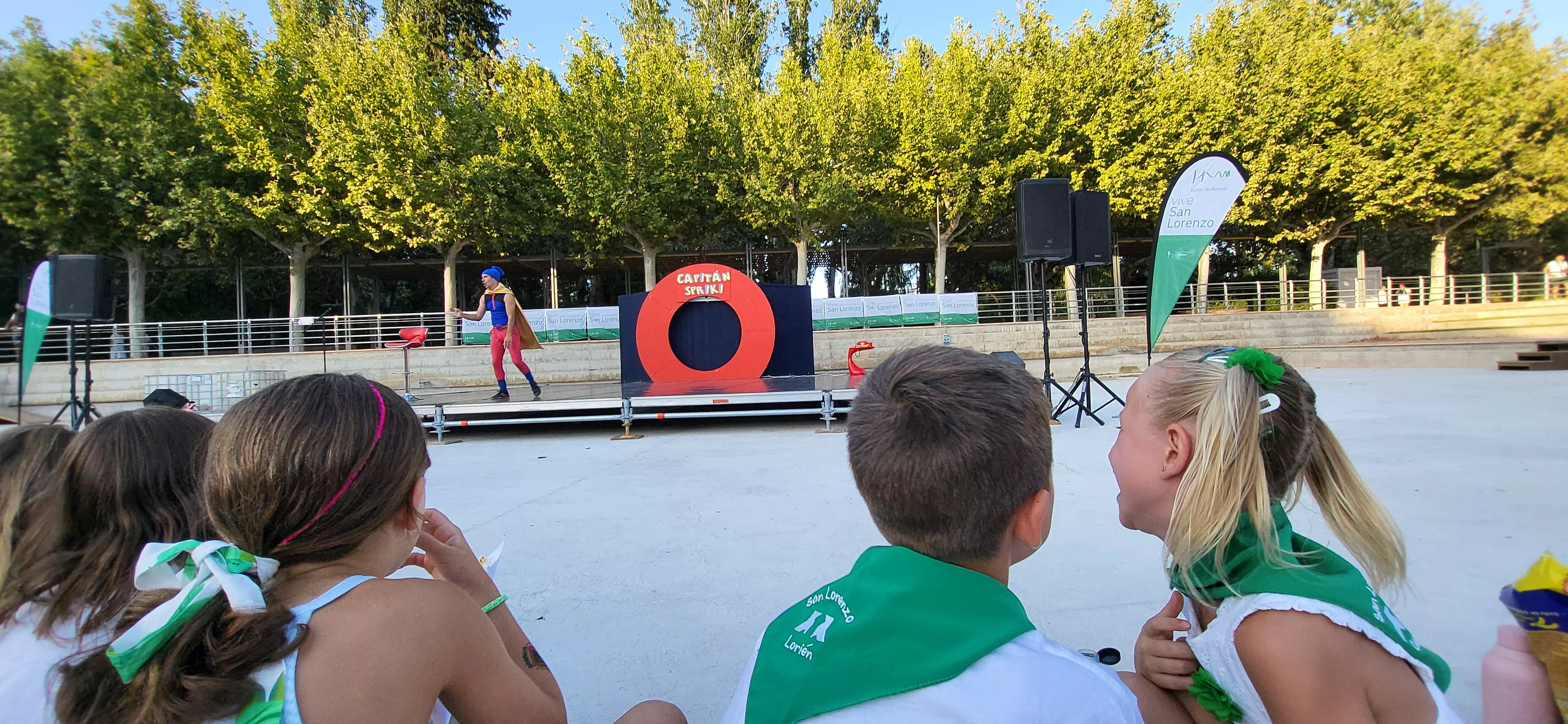 Actuación del Capitán Spriki dentro de las fiestas de San Lorenzo de Huesca. Foto Mercedes Manterola
