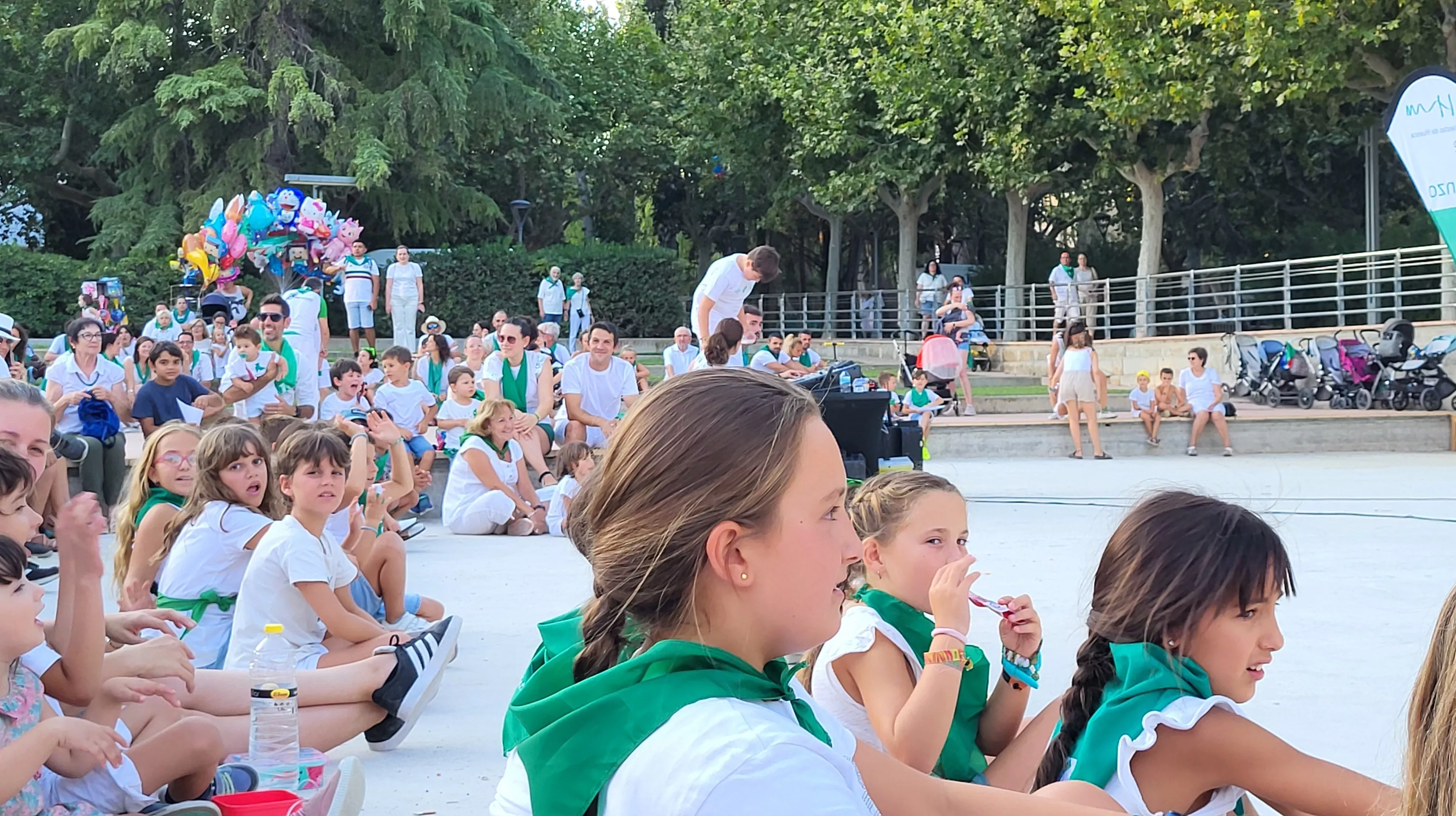 Actuación del Capitán Spriki dentro de las fiestas de San Lorenzo de Huesca. Foto Mercedes Manterola