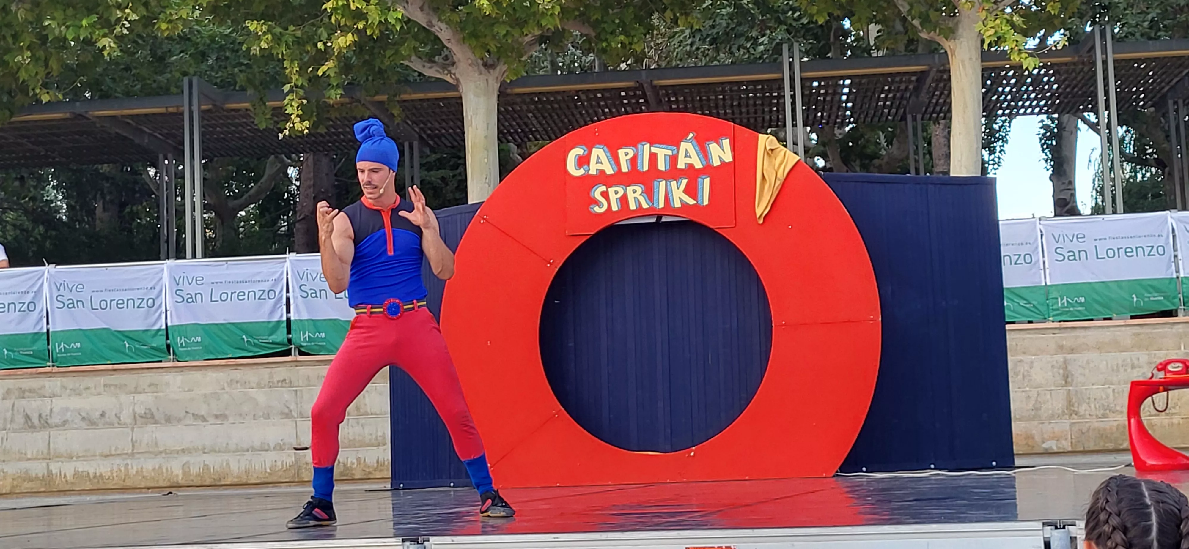 Actuación del Capitán Spriki dentro de las fiestas de San Lorenzo de Huesca. Foto Mercedes Manterola