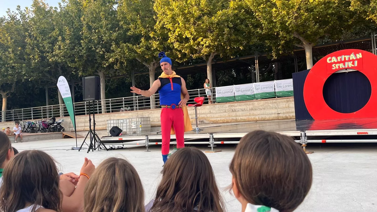 Actuación del Capitán Spriki dentro de las fiestas de San Lorenzo de Huesca. Foto Mercedes Manterola