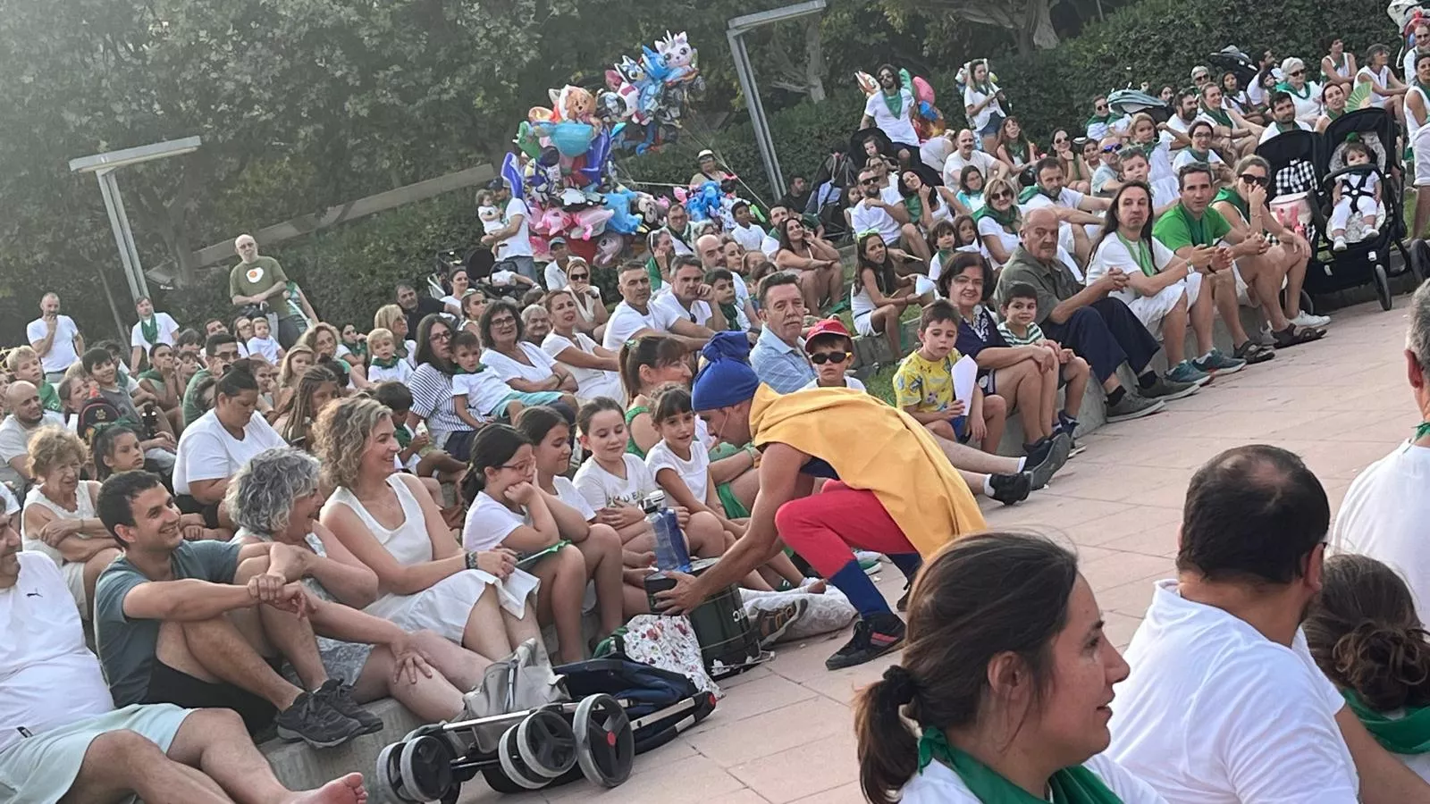 Actuación del Capitán Spriki dentro de las fiestas de San Lorenzo de Huesca. Foto Mercedes Manterola