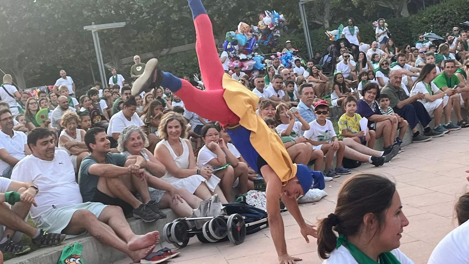 Actuación del Capitán Spriki dentro de las fiestas de San Lorenzo de Huesca. Foto Mercedes Manterola