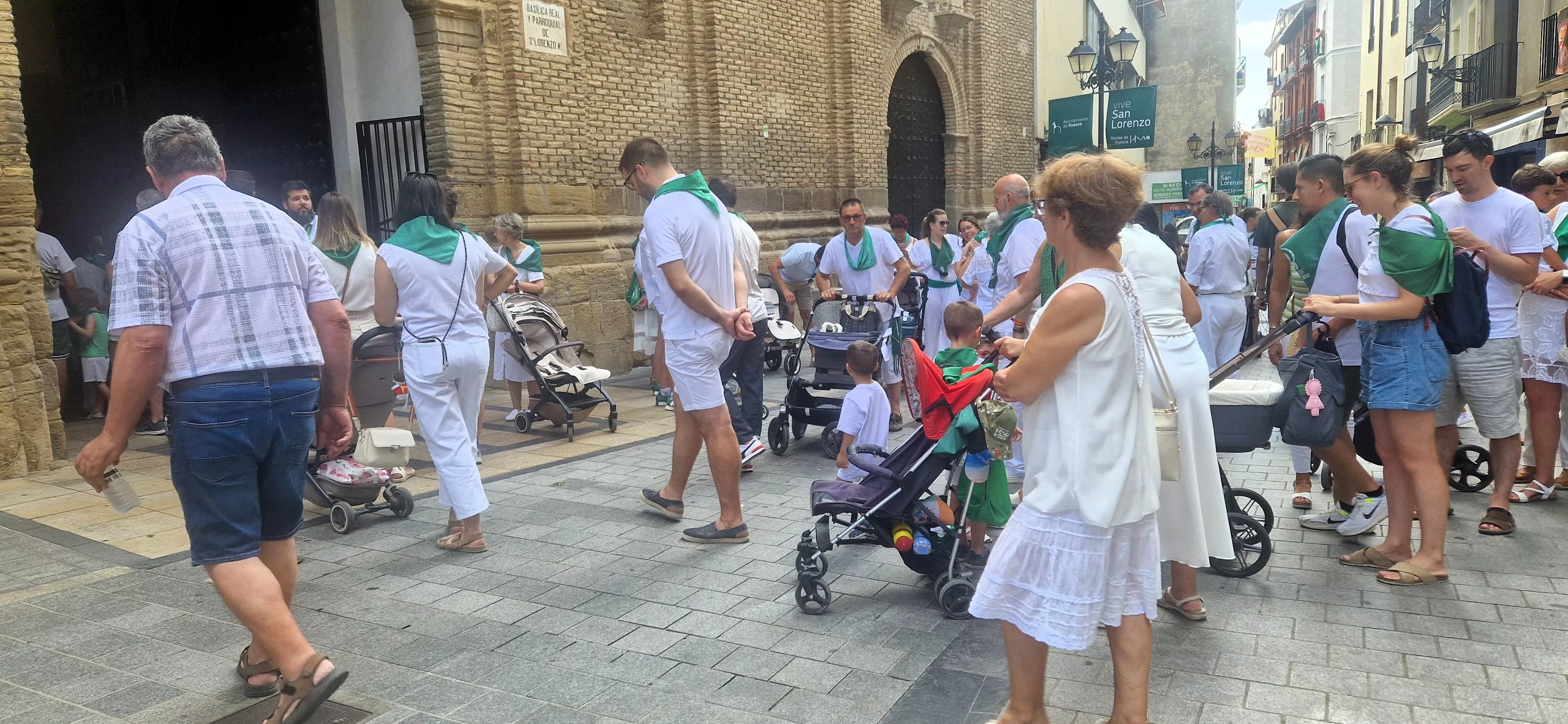  Presentación de niños y niñas a San Lorenzo. Foto Myriam Martínez 