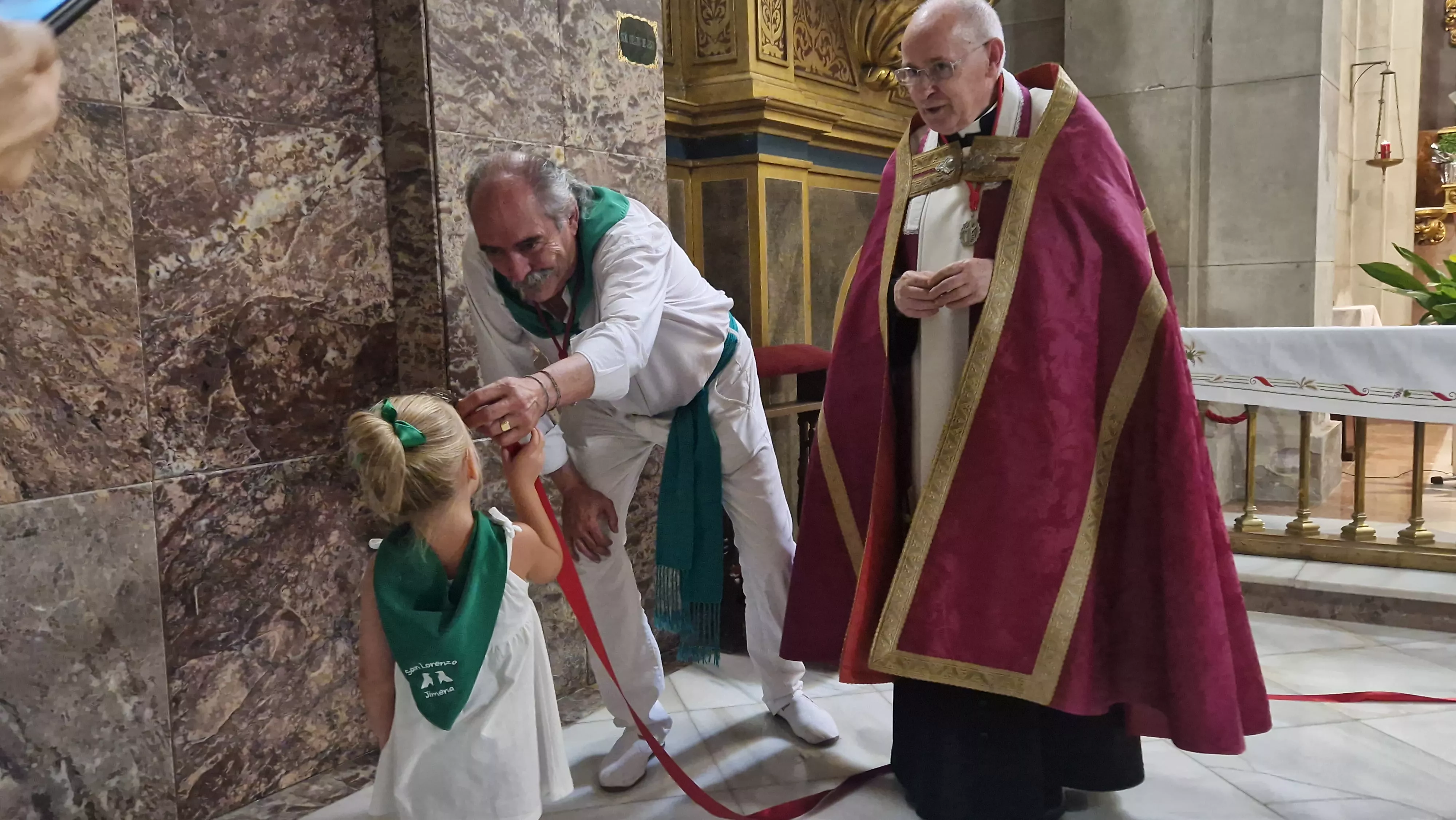  Presentación de niños y niñas a San Lorenzo. Foto Myriam Martínez 