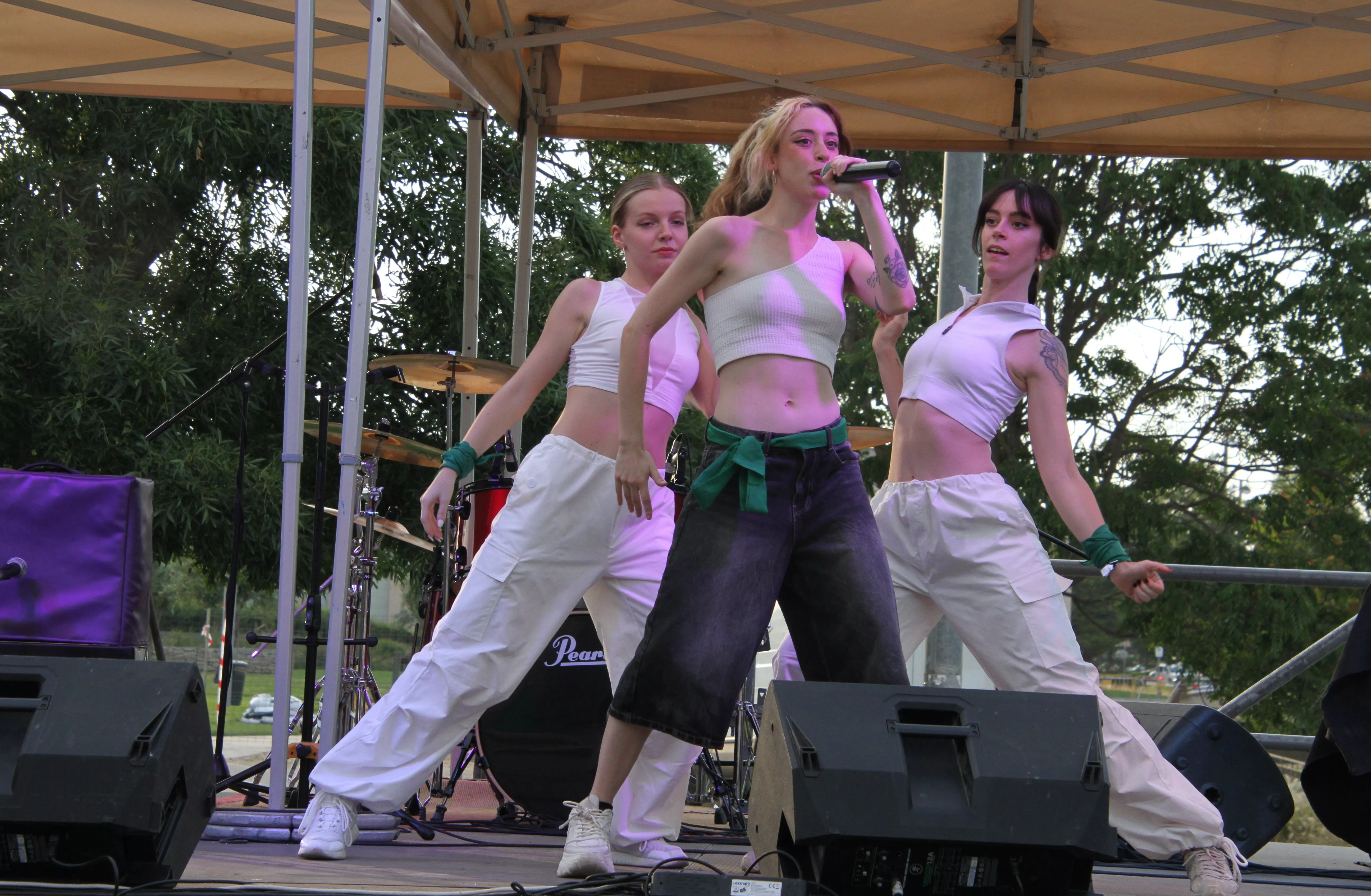 Actuación de Lassi.0 en el Reberde Fest. Foto Carlos Neofato 