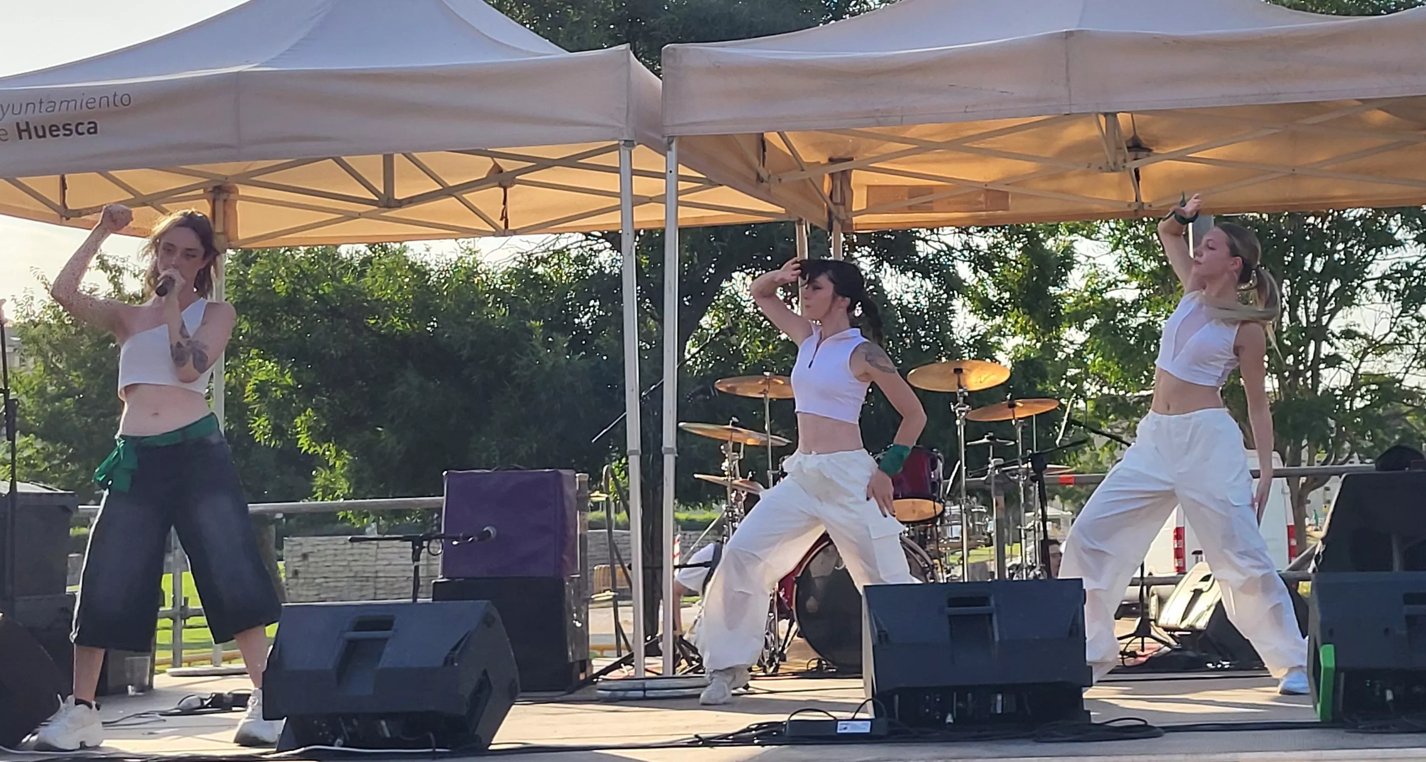 Actuación de Lassi.0 en el Reberde Fest. Foto Mercedes Manterola