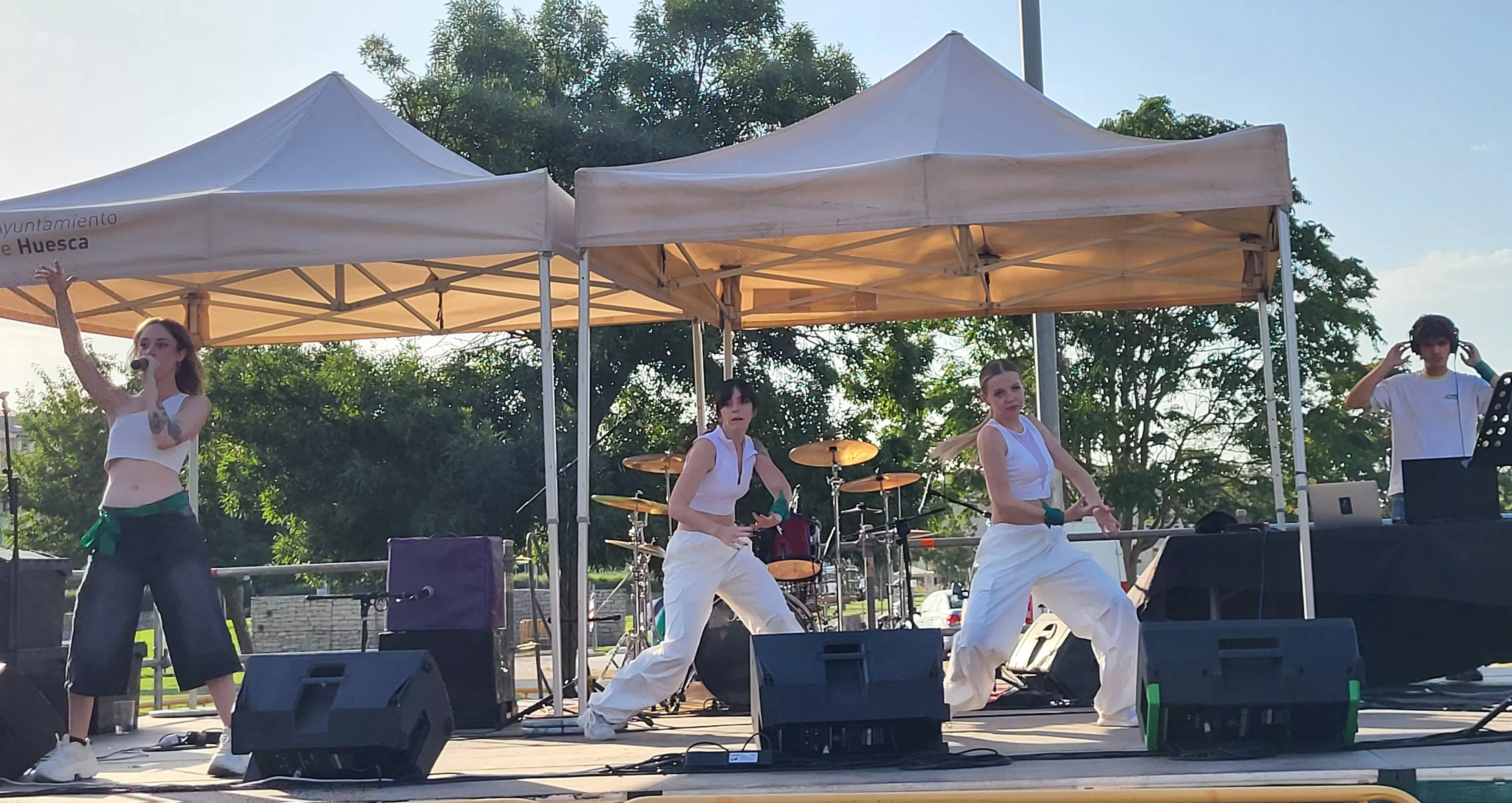 Actuación de Lassi.0 en el Reberde Fest. Foto Mercedes Manterola