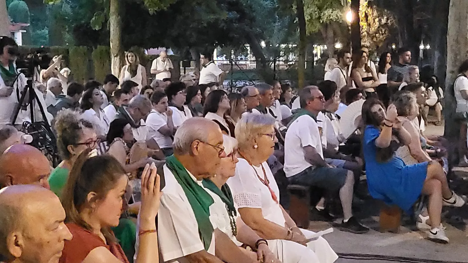 Actuación del Grupo San Lorenzo en el parque Miguel Servet