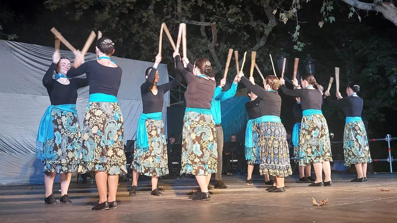Actuación del Grupo San Lorenzo en el parque Miguel Servet