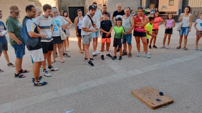 Juegos tradicionales en Santa Eulalia de Gállego, siete y medio Juegos tradicionales en Santa Eulalia de Gállego, siete y medio