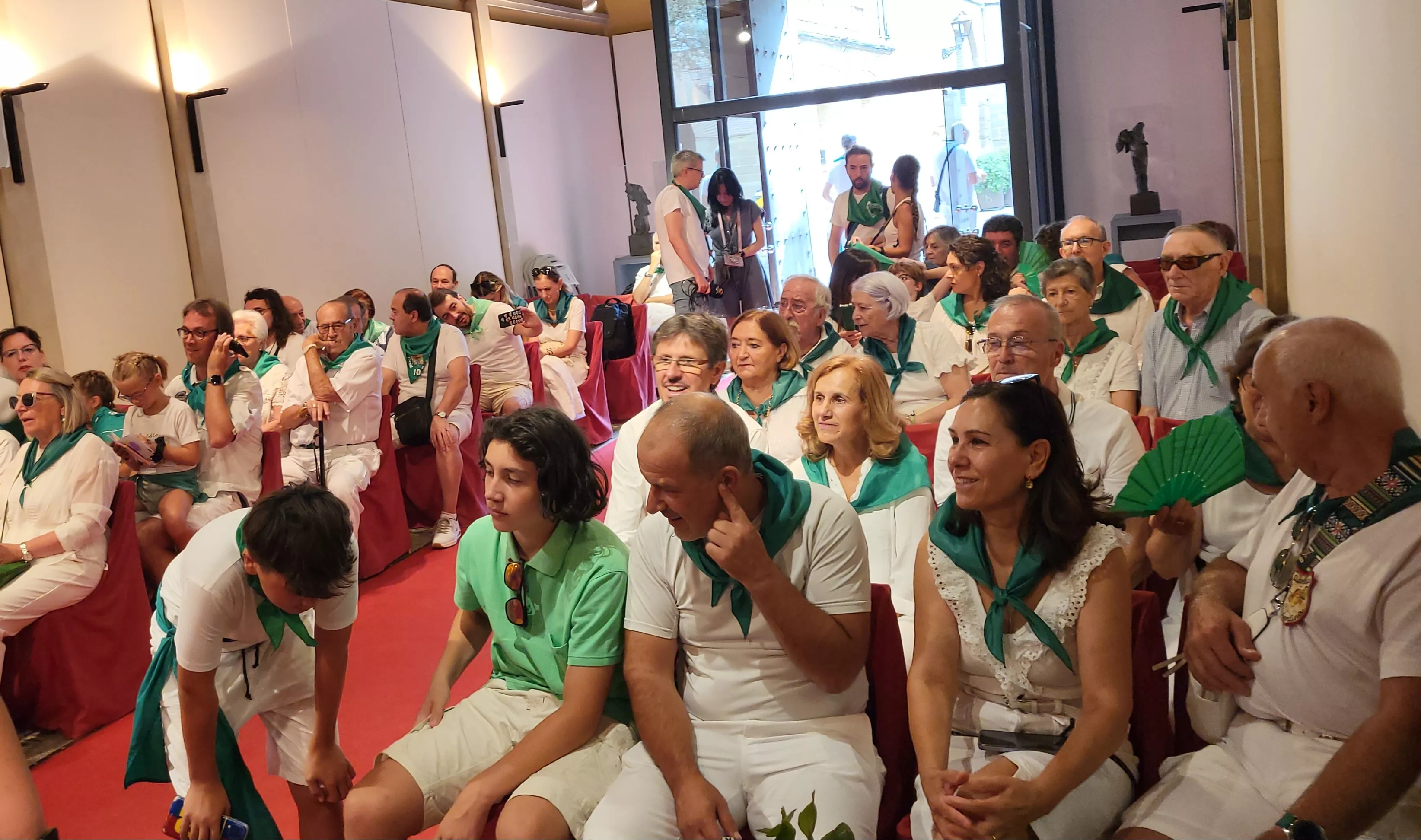 Acto de reconocimiento a los oscenses que viven en el exterior. Foto Mercedes Manterola