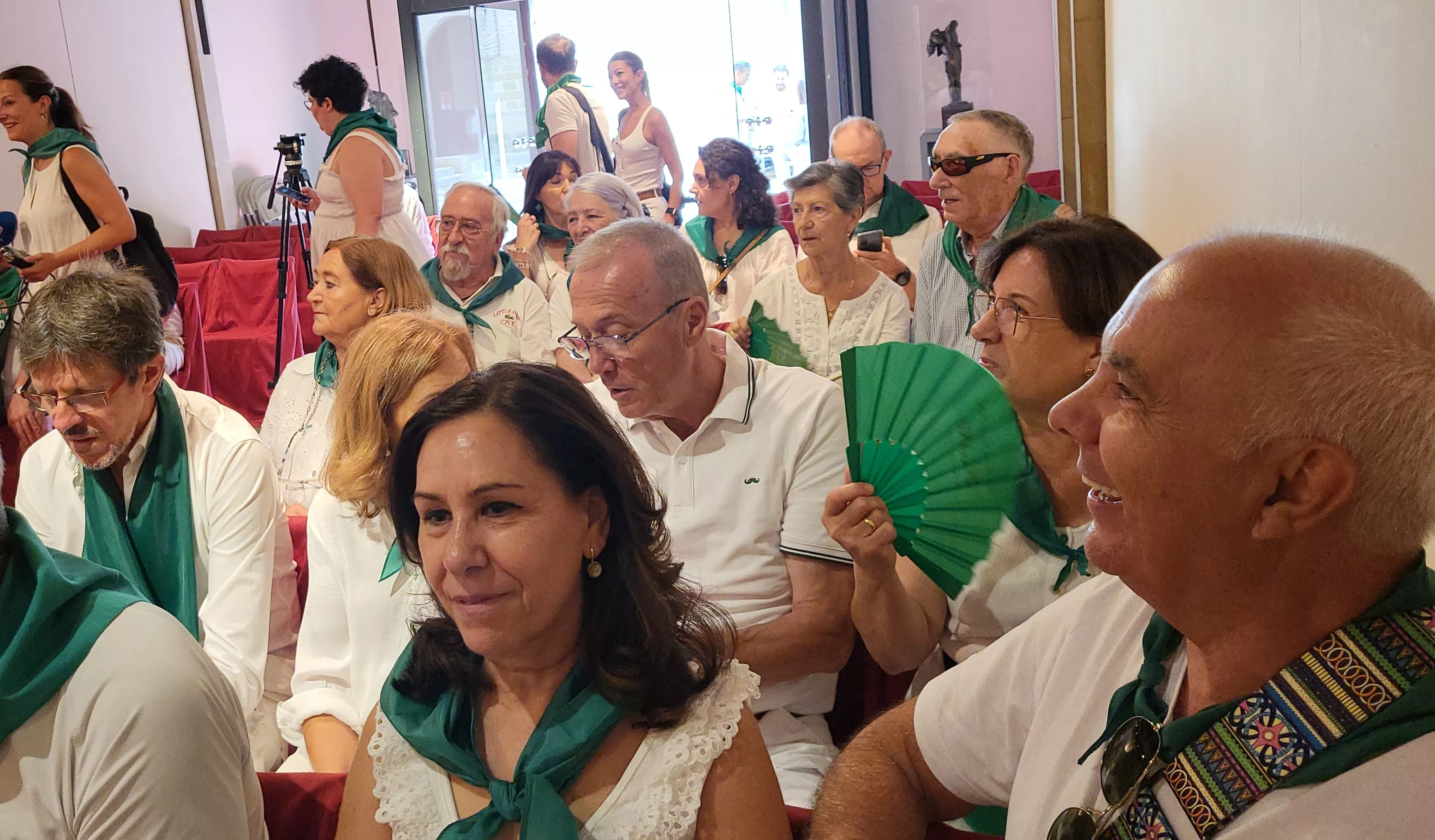 Acto de reconocimiento a los oscenses que viven en el exterior. Foto Mercedes Manterola
