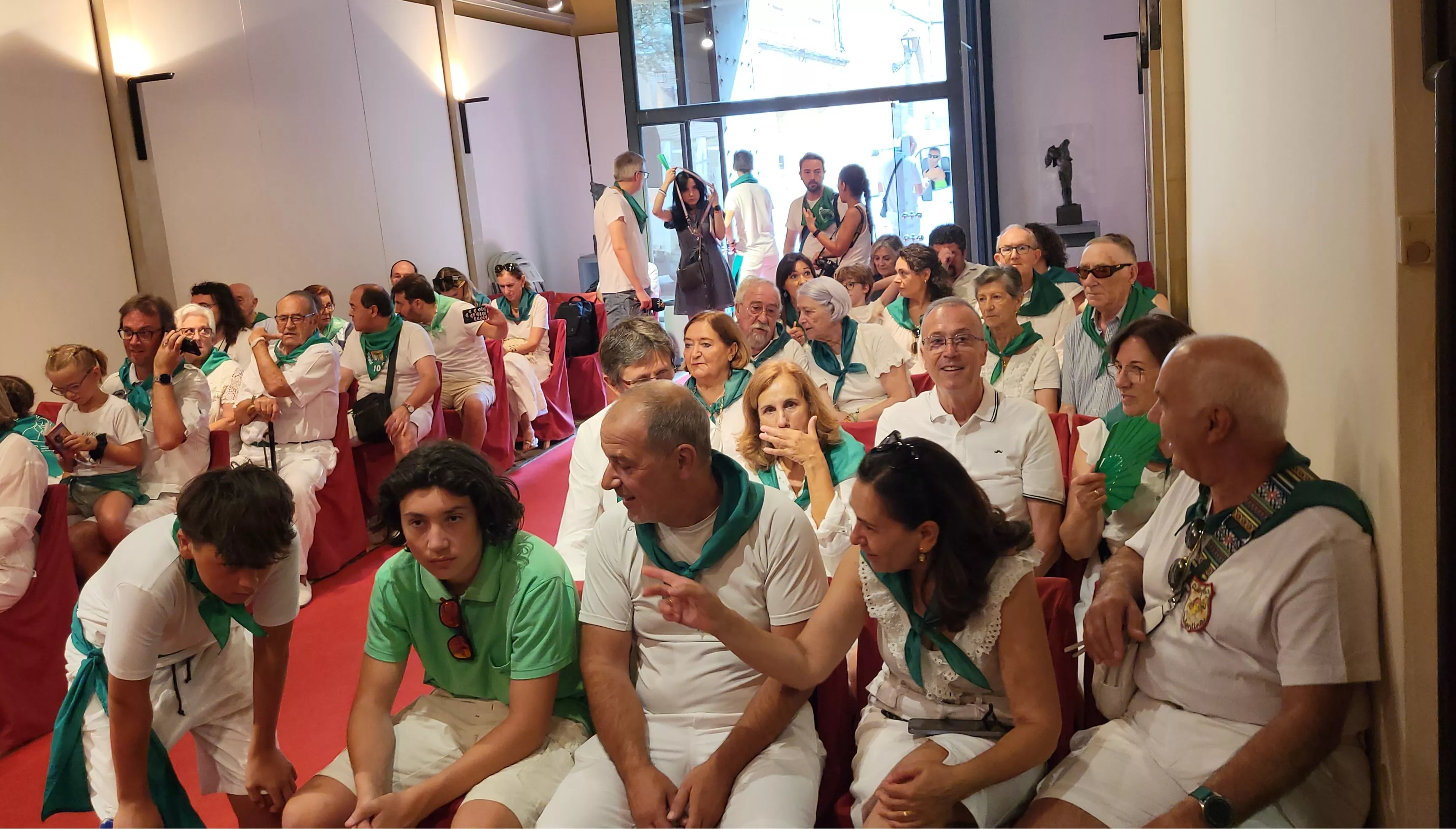 Acto de reconocimiento a los oscenses que viven en el exterior. Foto Mercedes Manterola