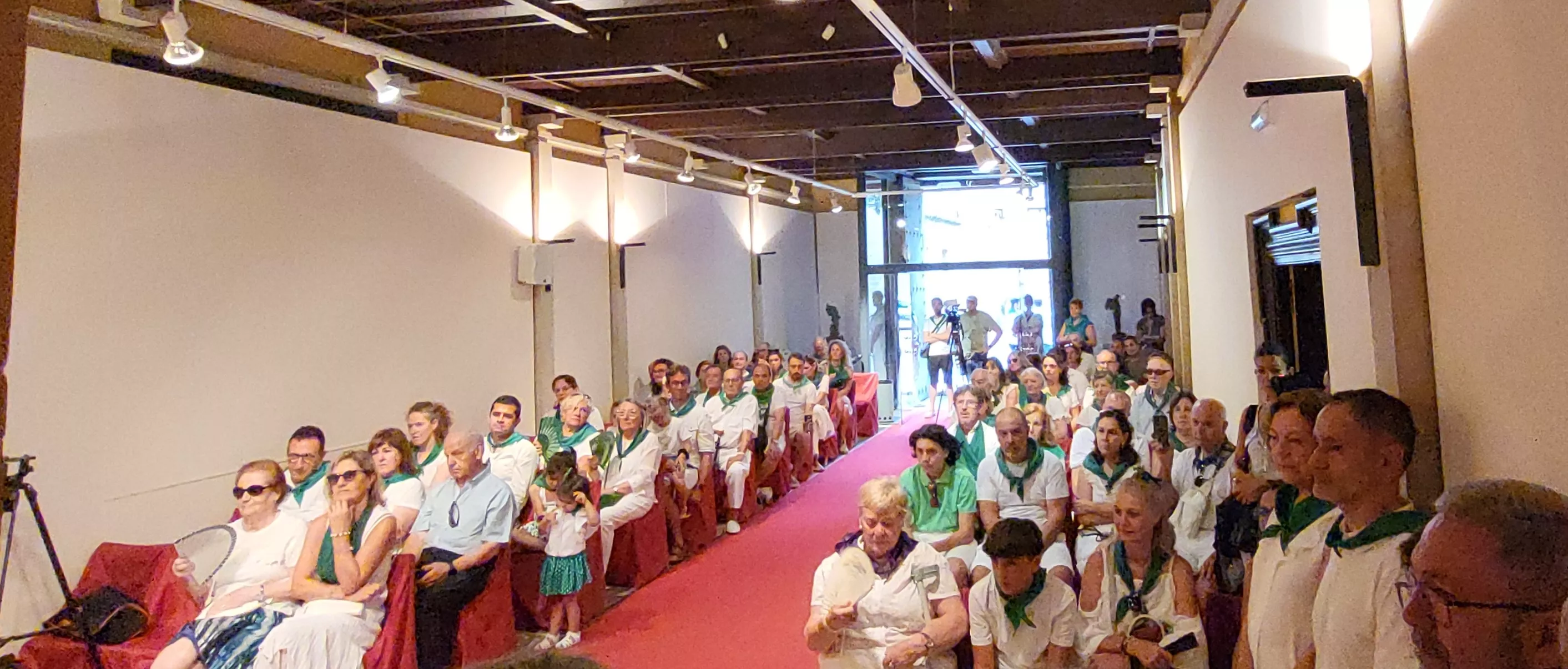 Acto de reconocimiento a los oscenses que viven en el exterior. Foto Mercedes Manterola