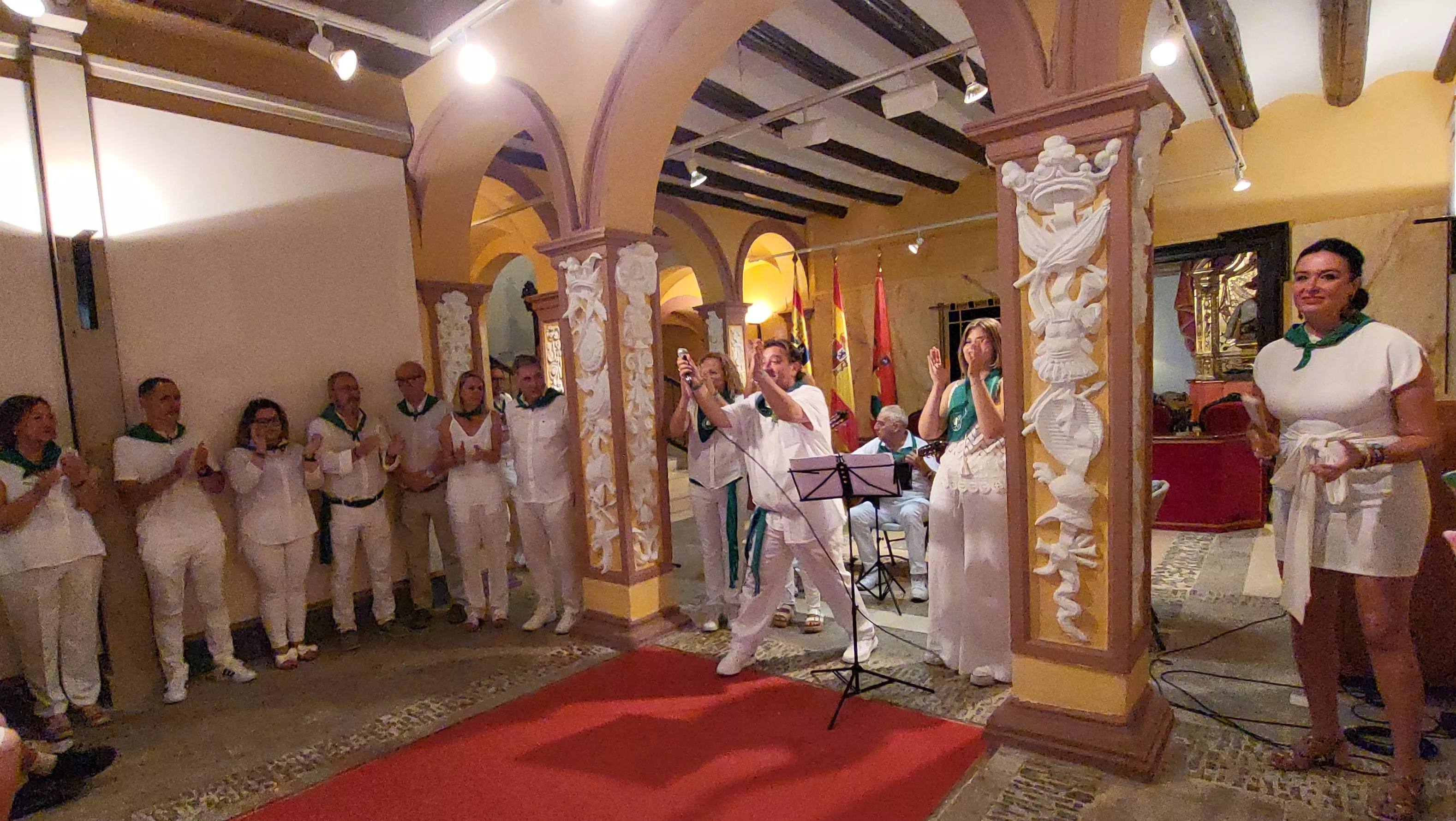 Acto de reconocimiento a los oscenses que viven en el exterior. Foto Mercedes Manterola