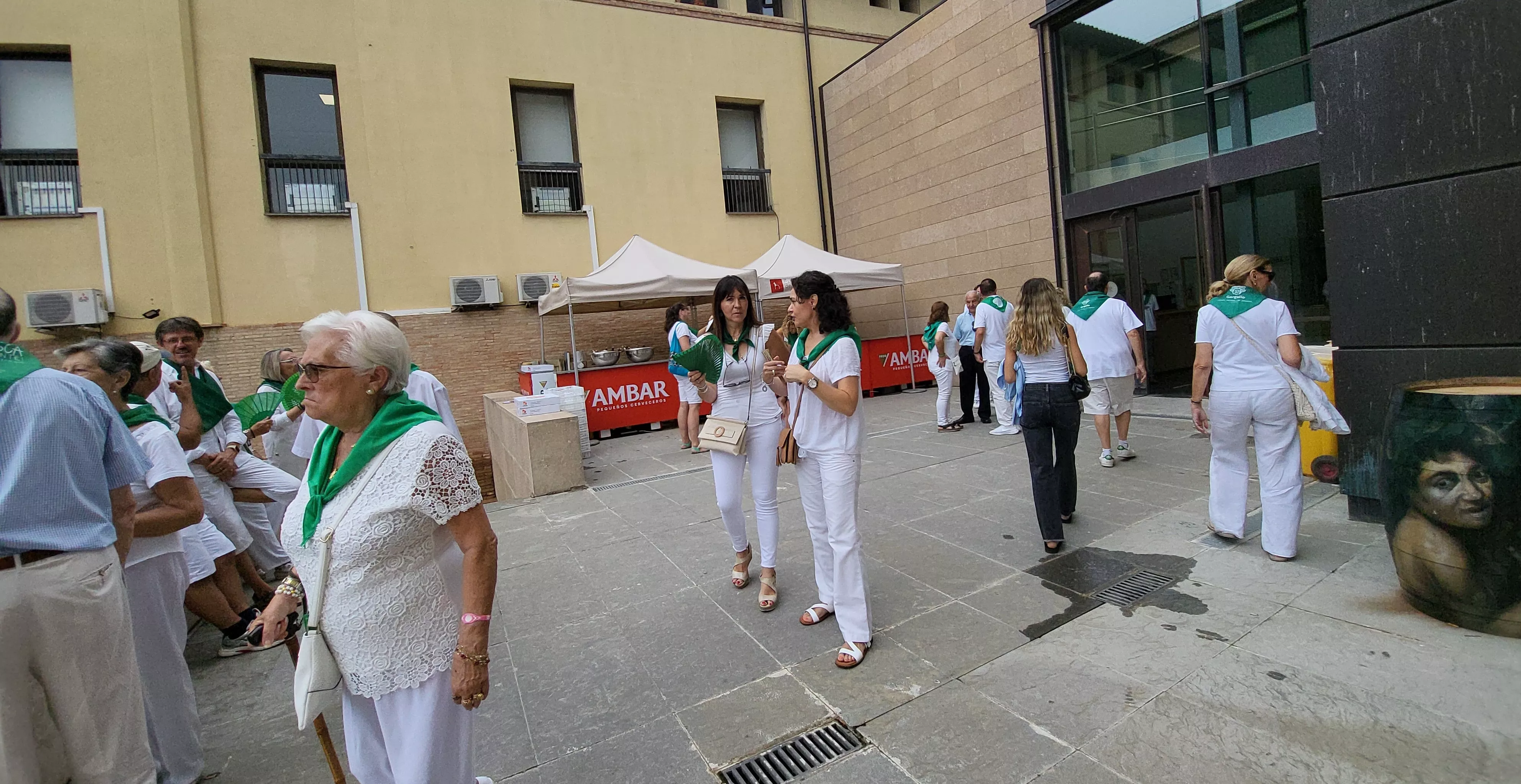 Acto de reconocimiento a los oscenses que viven en el exterior. Foto Mercedes Manterola