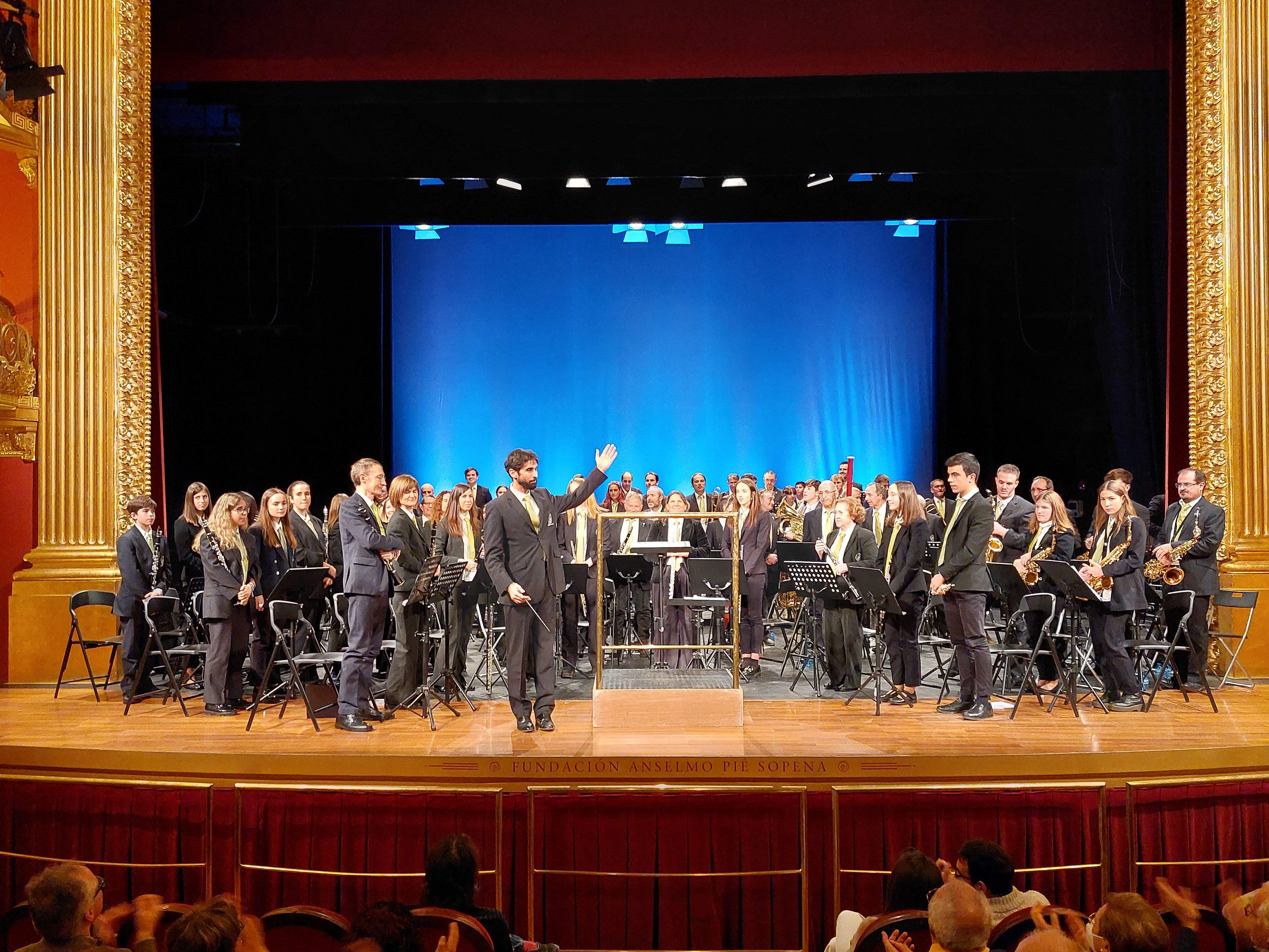Concierto de la Banda de Música de Huesca en el Teatro Olimpia