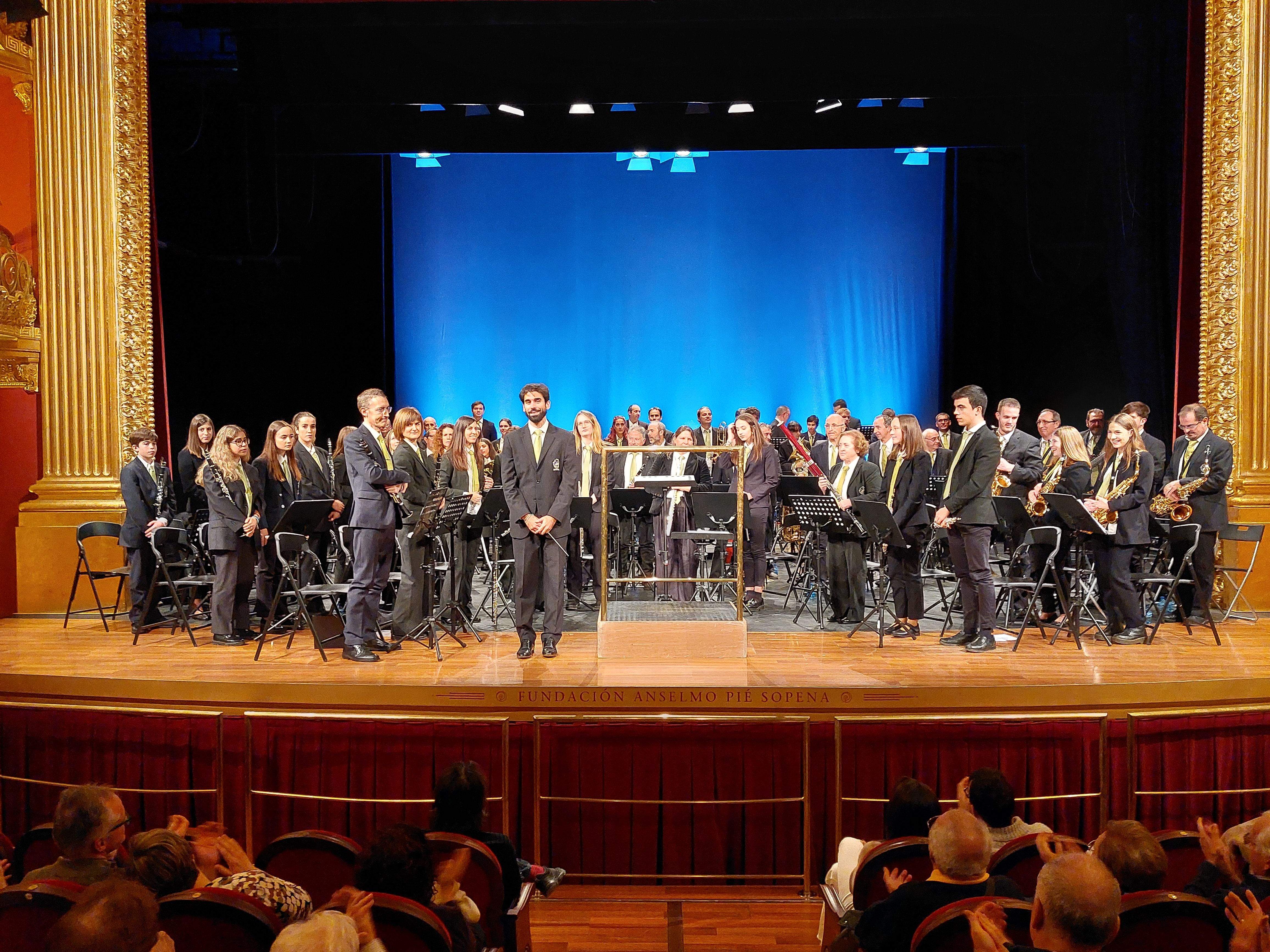 Concierto de la Banda de Música de Huesca en el Teatro Olimpia