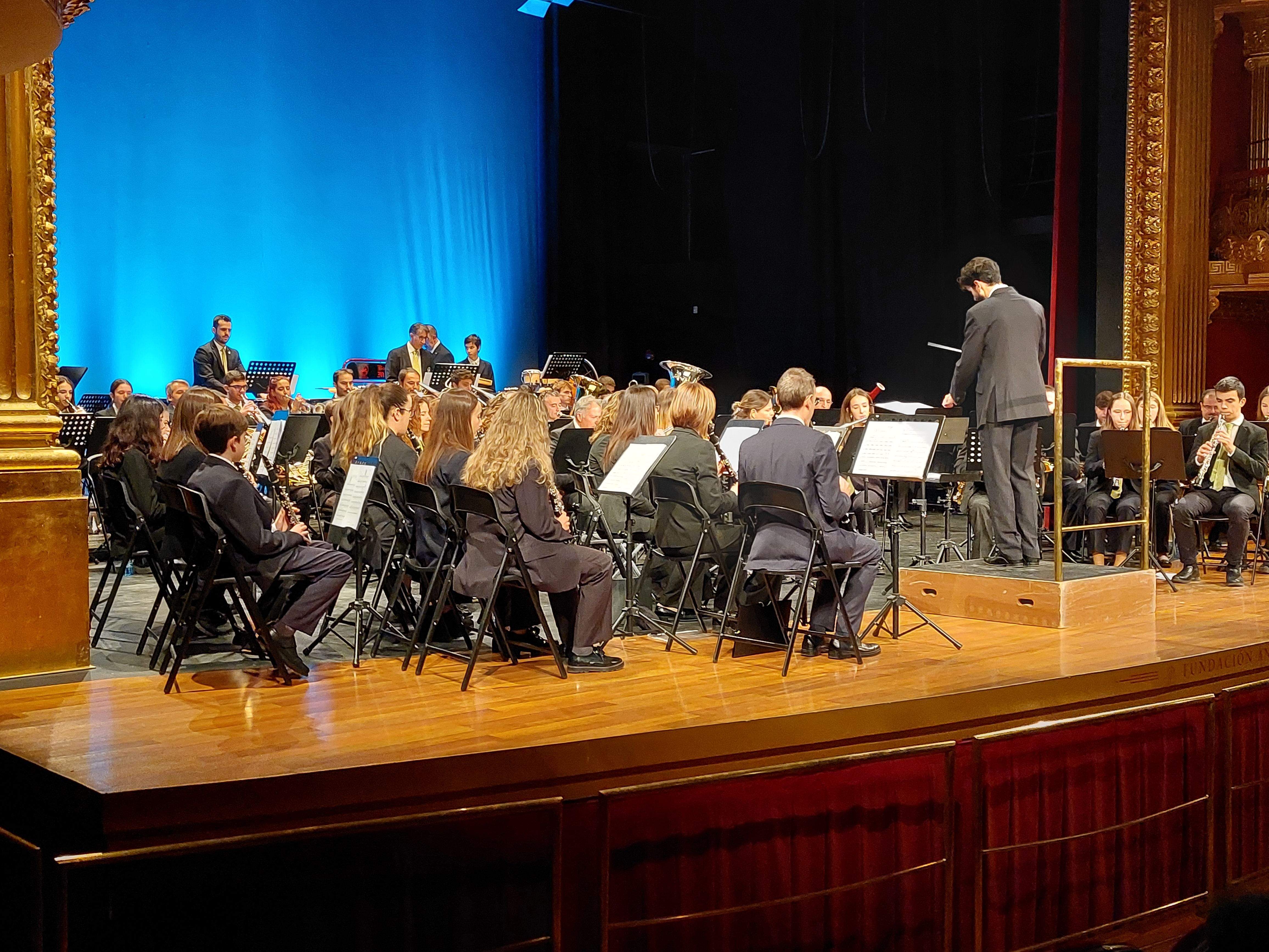 Concierto de la Banda de Música de Huesca en el Teatro Olimpia