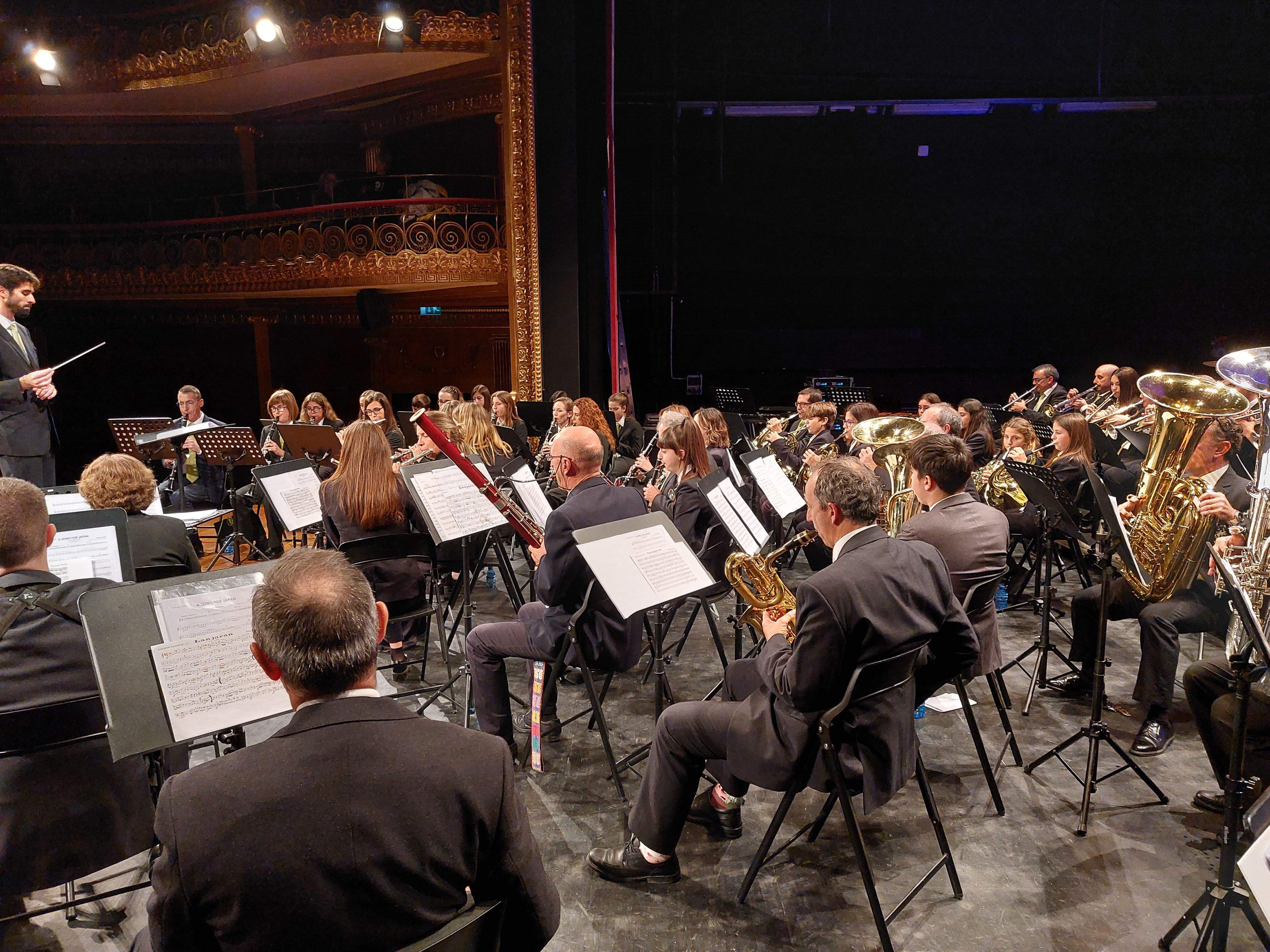 Concierto de la Banda de Música de Huesca en el Teatro Olimpia