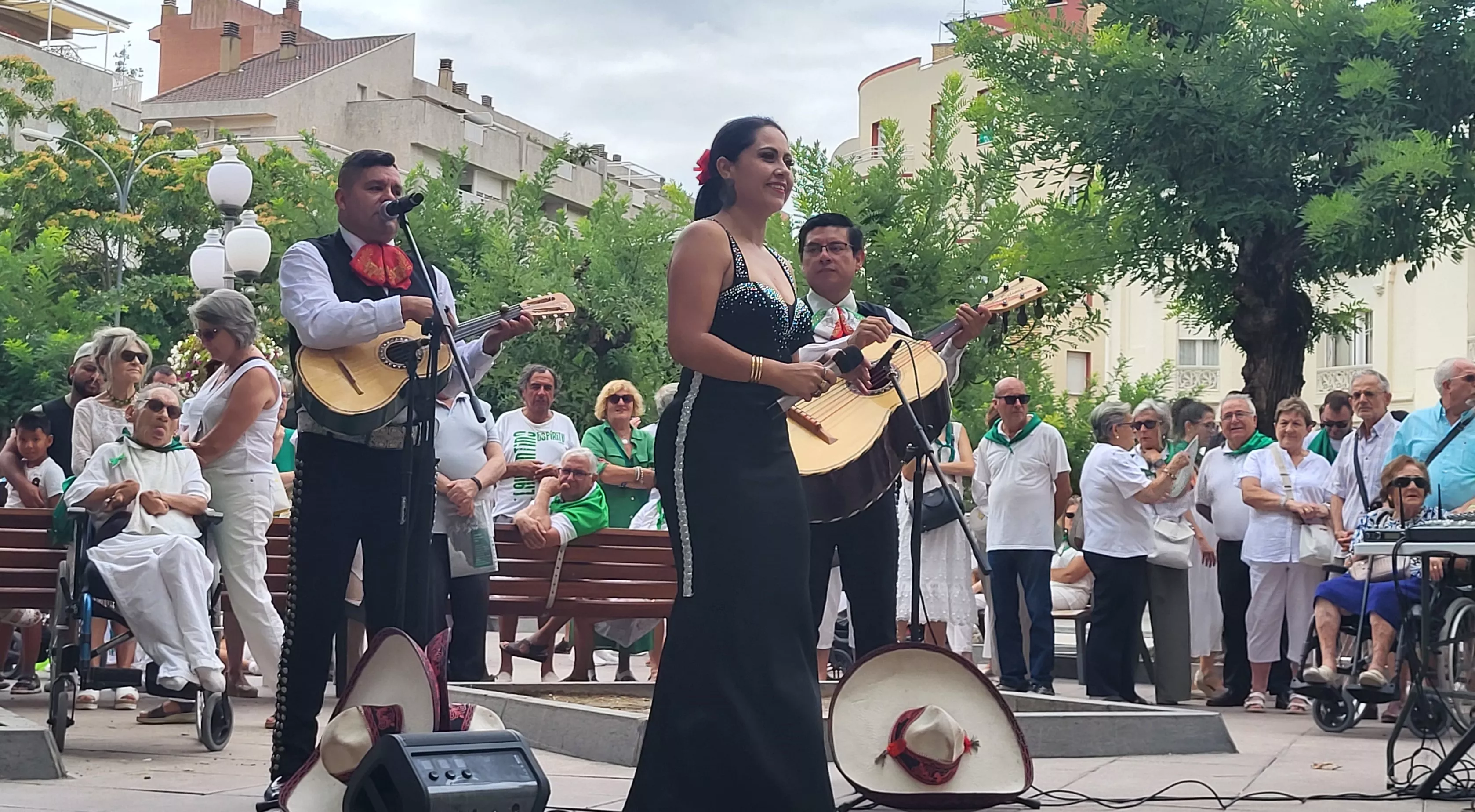 Actuación de Mariachi Acapulco en las Mañanas Peñistas de San Lorenzo. Foto Mercedes Manterola