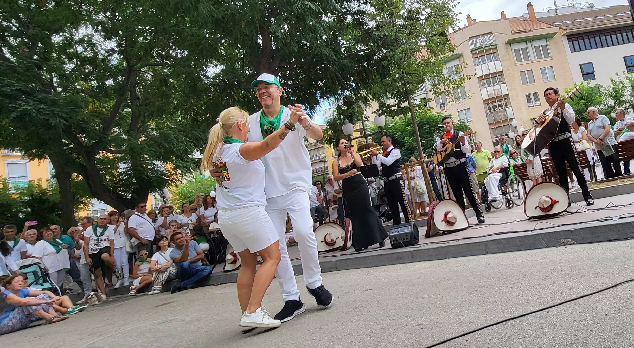 Actuación de Mariachi Acapulco en las Mañanas Peñistas de San Lorenzo. Foto Mercedes Manterola