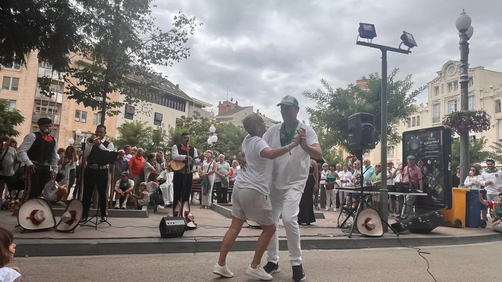 Actuación de Mariachi Acapulco en las Mañanas Peñistas de San Lorenzo. Foto Mercedes Manterola
