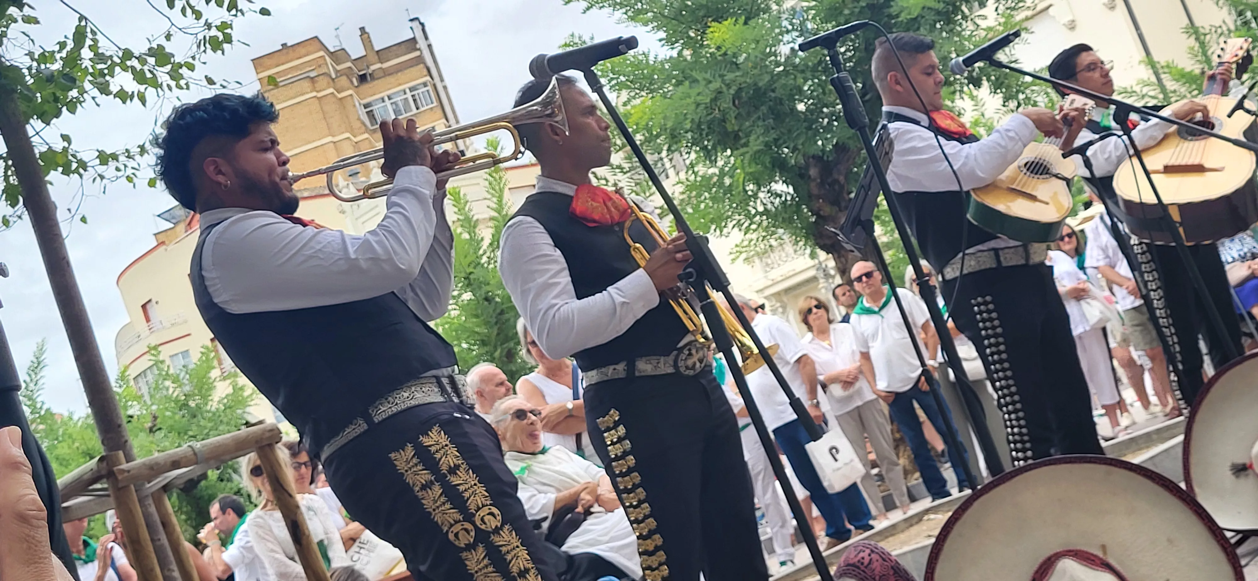 Actuación de Mariachi Acapulco en las Mañanas Peñistas de San Lorenzo. Foto Mercedes Manterola