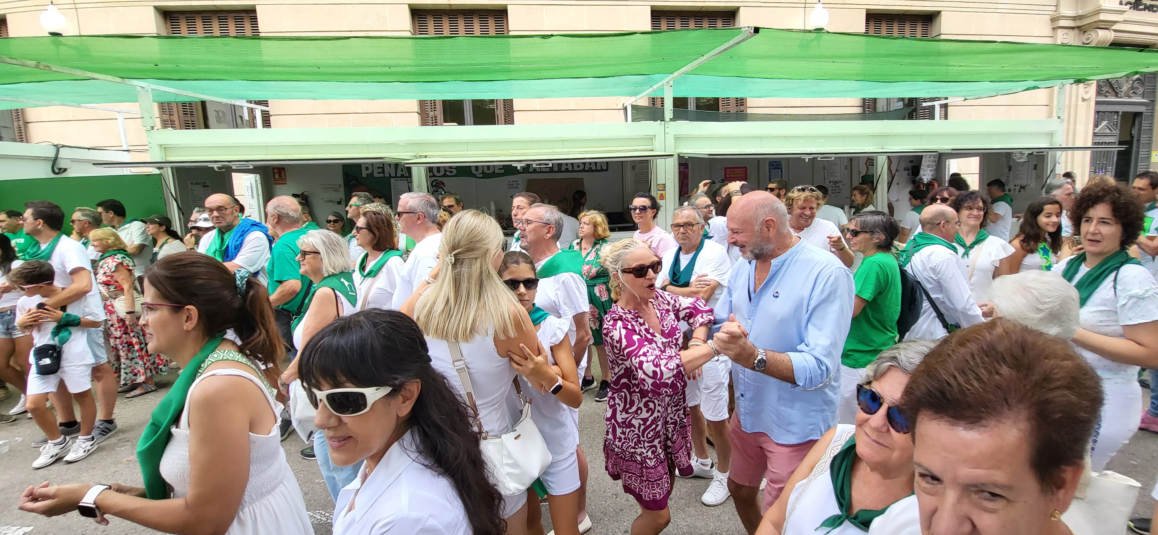 Actuación de Mariachi Acapulco en las Mañanas Peñistas de San Lorenzo. Foto Mercedes Manterola
