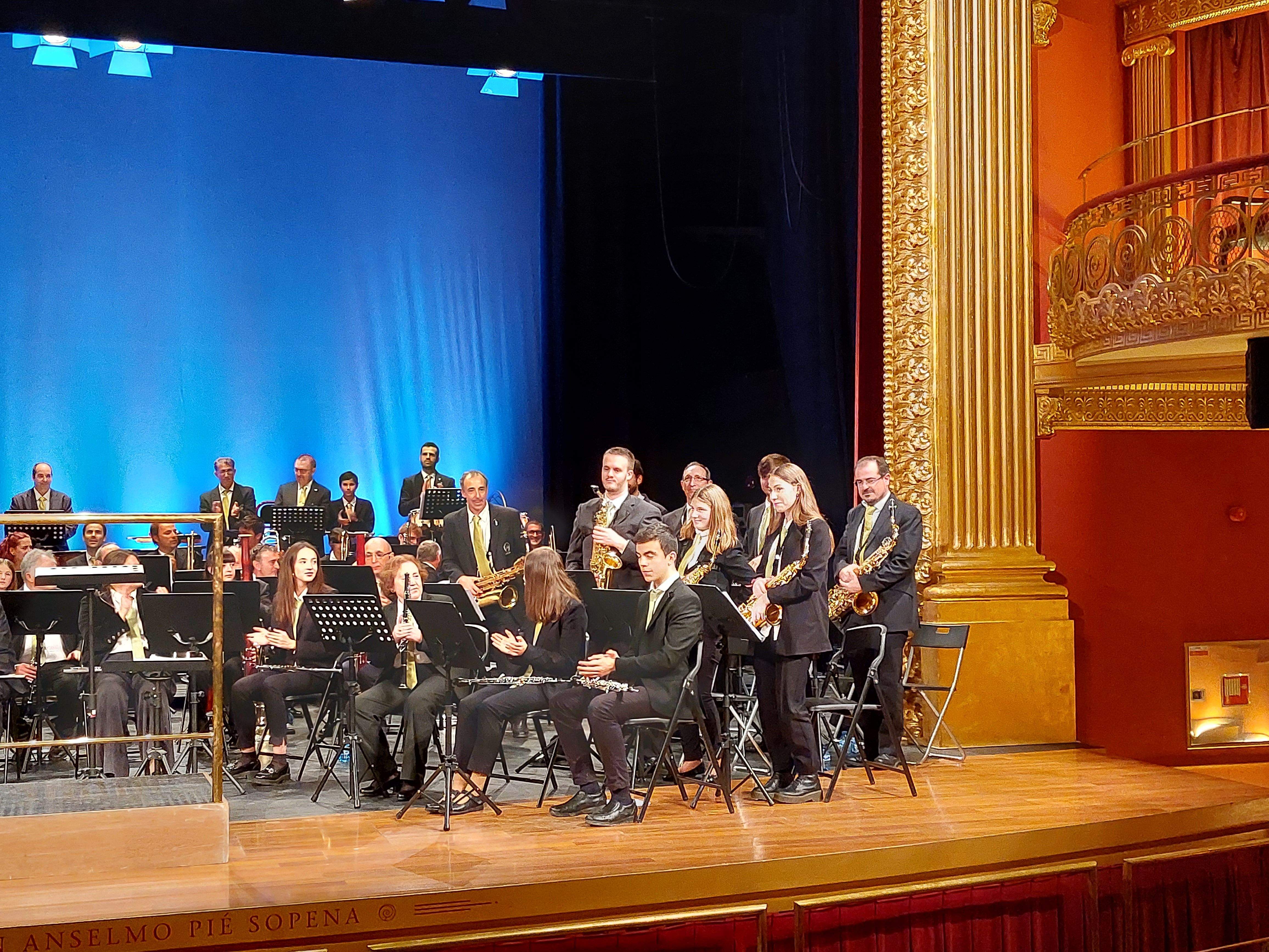 Concierto de la Banda de Música de Huesca en el Teatro Olimpia