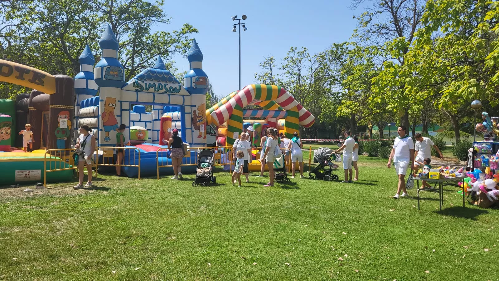 Hinchables en el Parque de los Olivos de Huesca