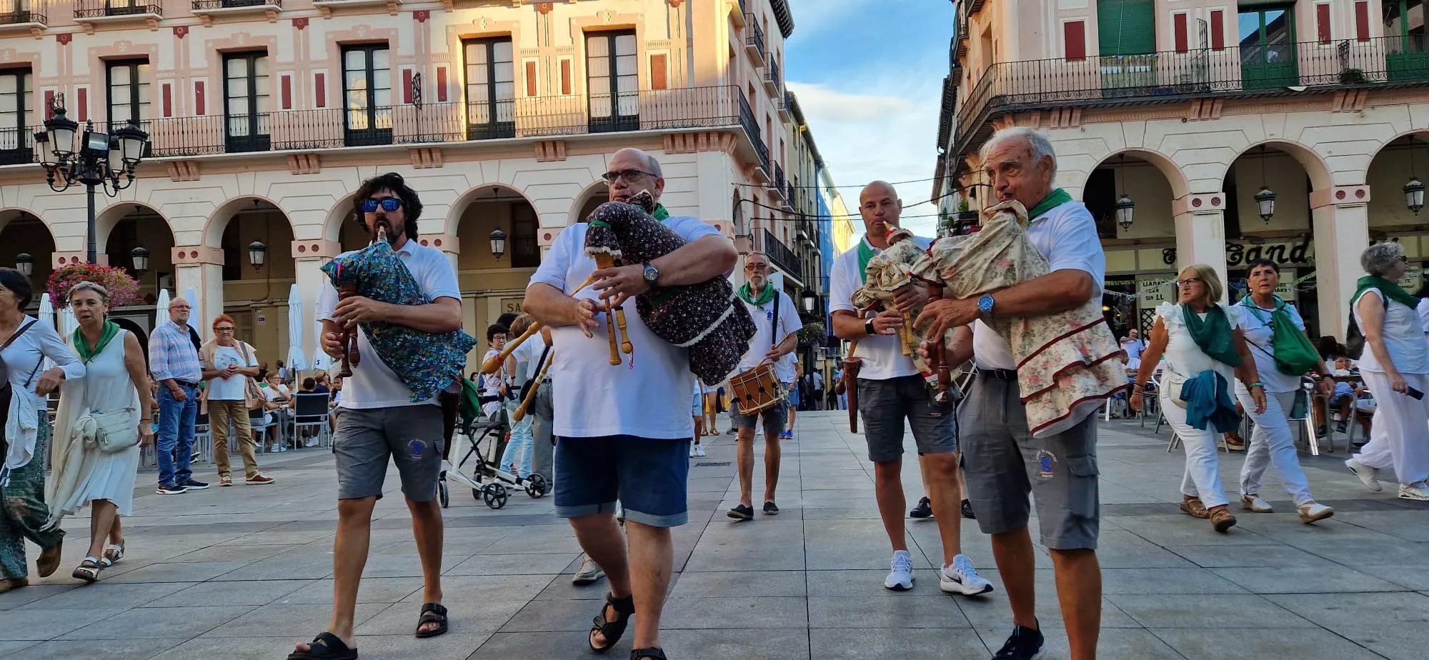 Trobada de Gaiteros de Aragón y de Gaiters de Tierra Plana. Foto Myriam Martínez