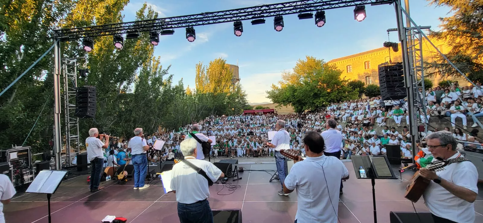 La Ronda de Boltaña en la plaza General Alsina. Foto: Mercedes Manterola