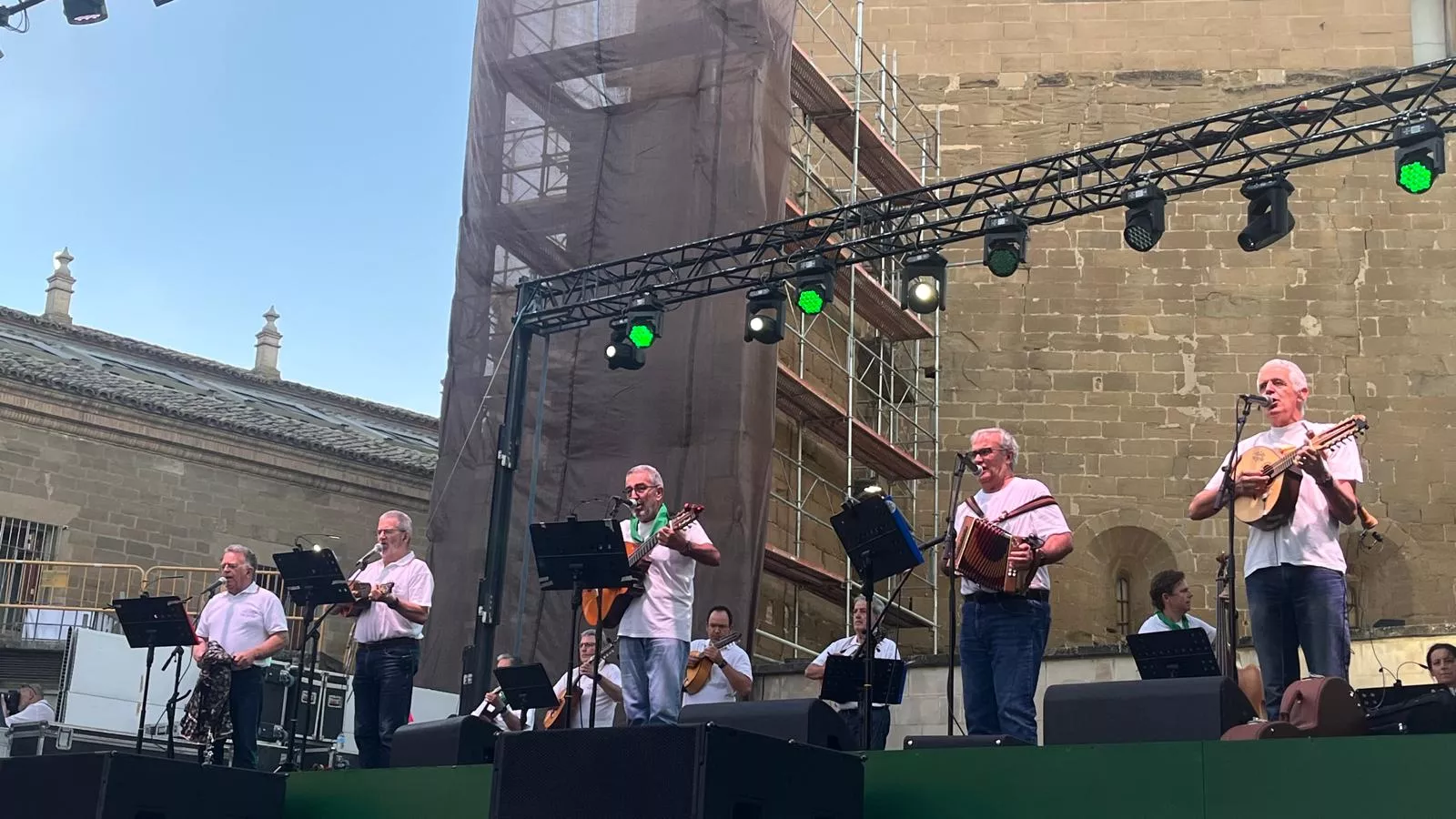 La Ronda de Boltaña en la plaza General Alsina. Foto: Mercedes Manterola
