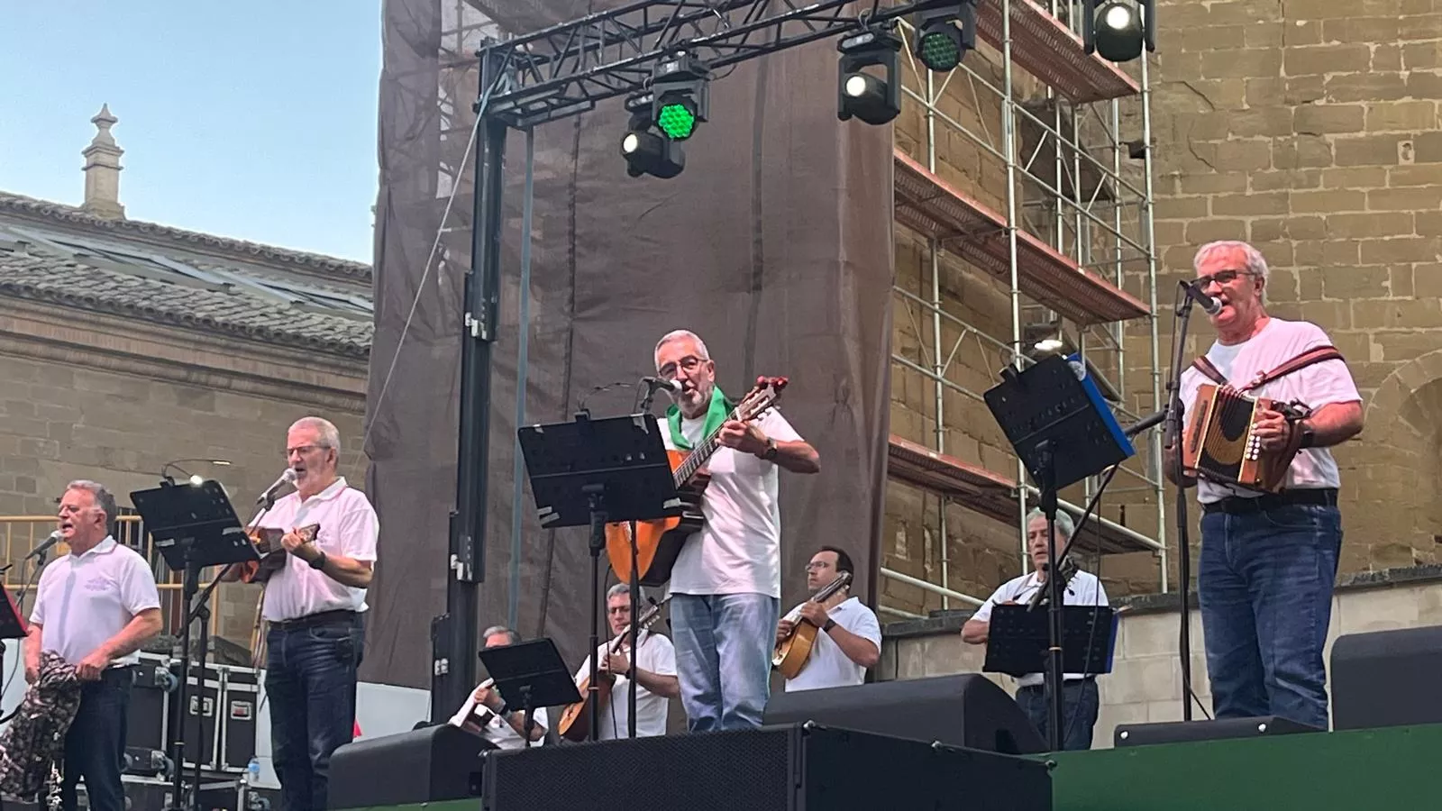 La Ronda de Boltaña en la plaza General Alsina. Foto: Mercedes Manterola