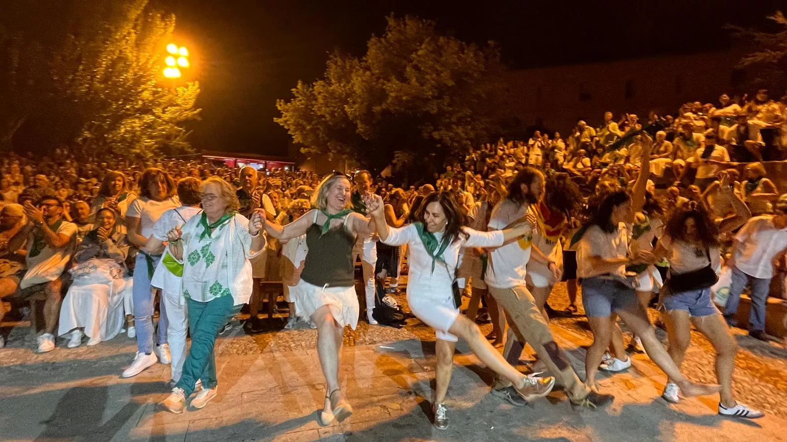 La Ronda de Boltaña en la plaza General Alsina. Foto: Mercedes Manterola