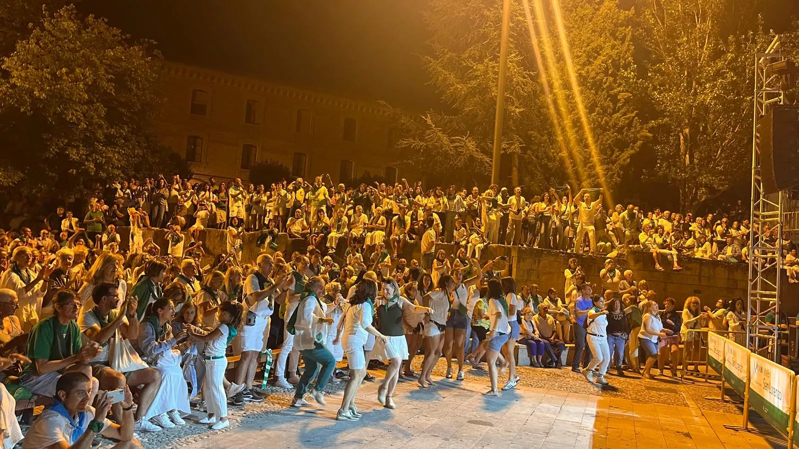 La Ronda de Boltaña en la plaza General Alsina. Foto: Mercedes Manterola