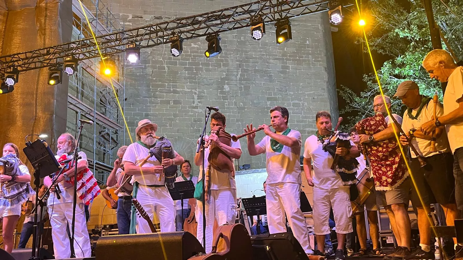 La Ronda de Boltaña en la plaza General Alsina. Foto: Mercedes Manterola