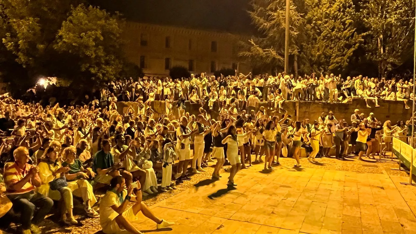 La Ronda de Boltaña en la plaza General Alsina. Foto: Mercedes Manterola