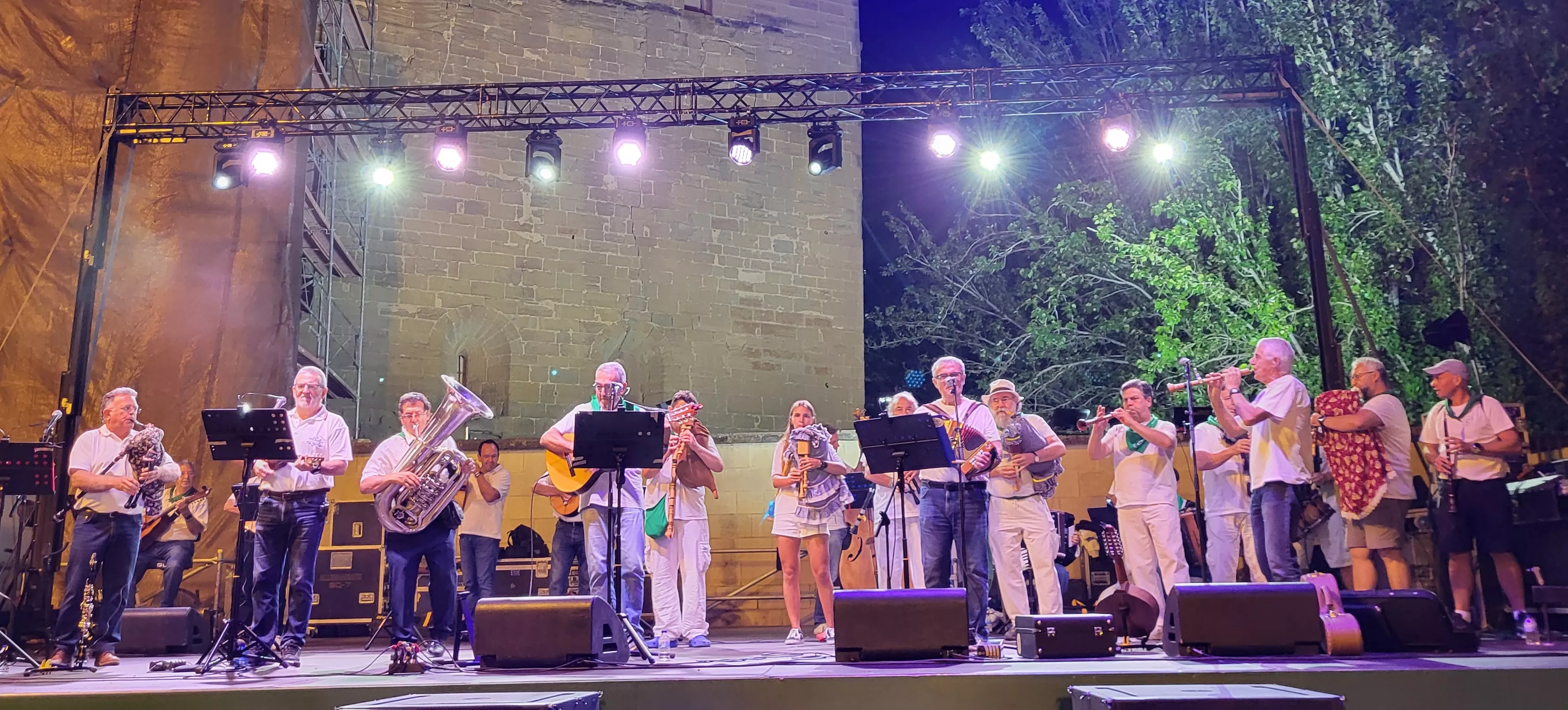 La Ronda de Boltaña en la plaza General Alsina. Foto: Mercedes Manterola