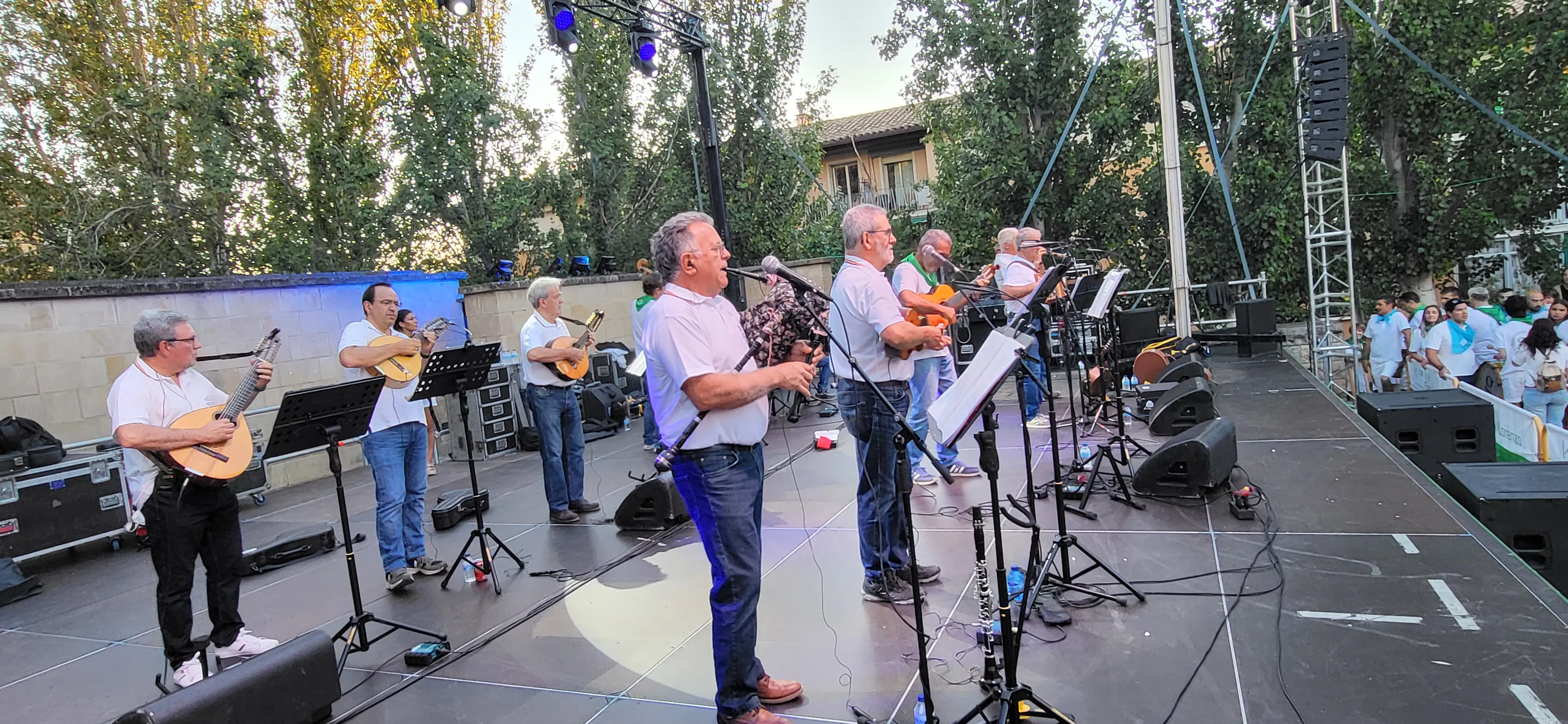 La Ronda de Boltaña en la plaza General Alsina. Foto: Mercedes Manterola